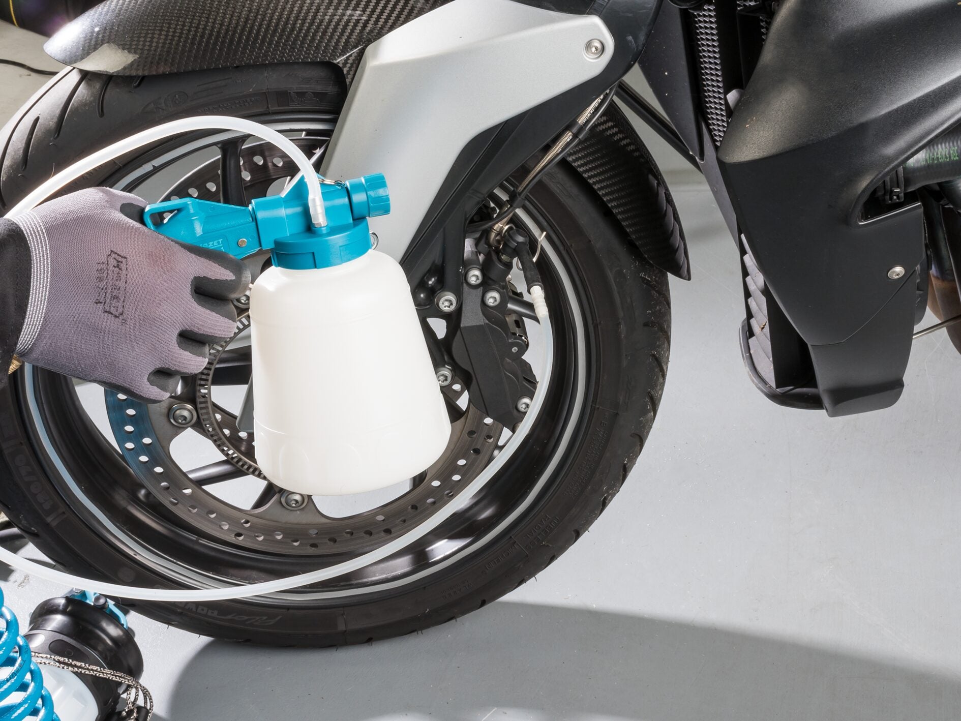 4969-1_3_anwendung_motorrad_2