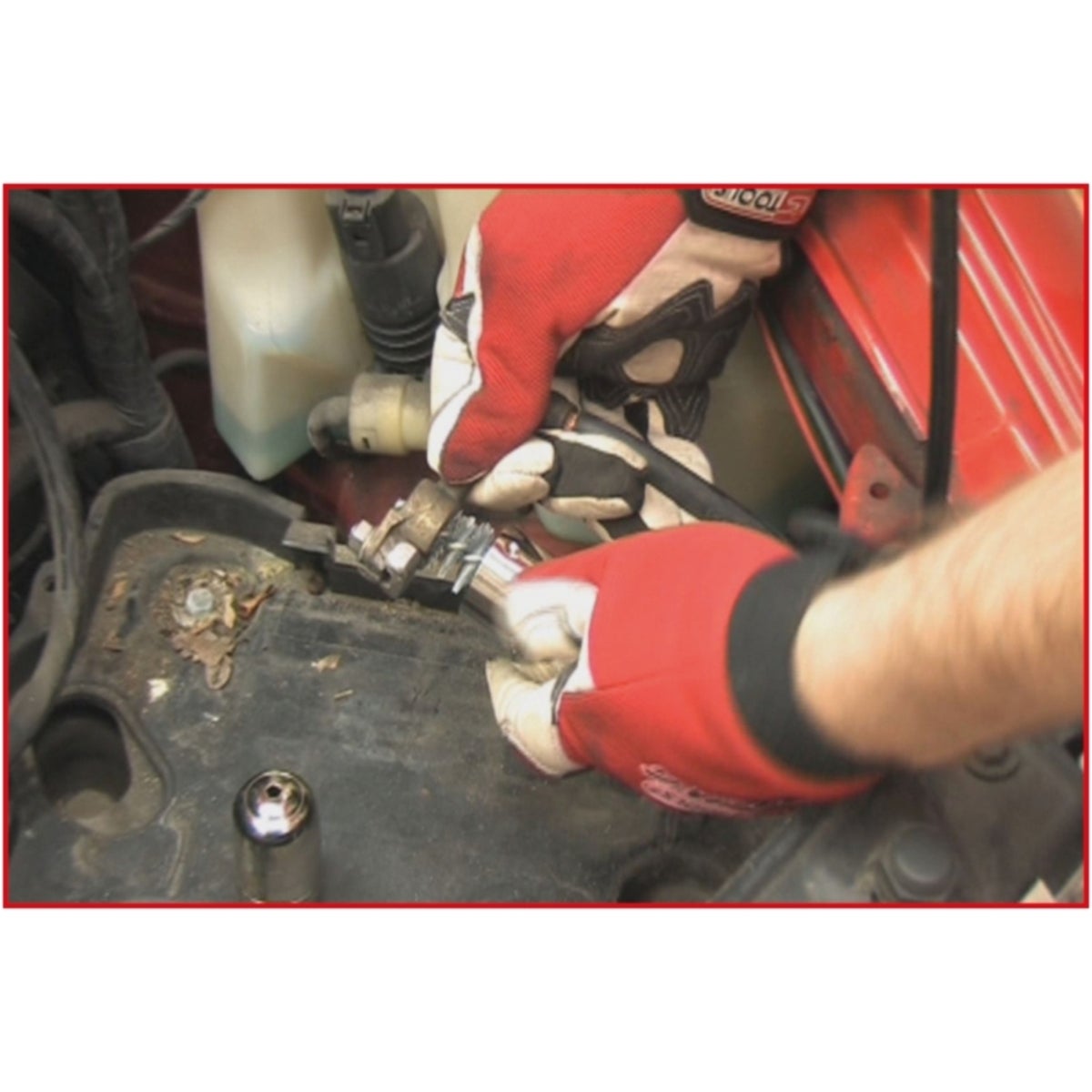 FOT_ANW_ALG_AUTO_700_1197_AW4_SALL_AING_V1