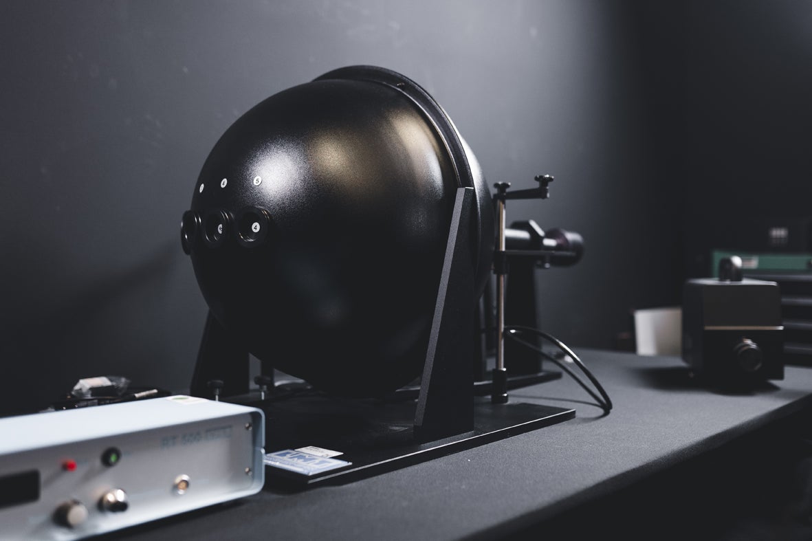 Photometric reflection measurement (independent of direction) Photometric reflection measurement (independent of direction)