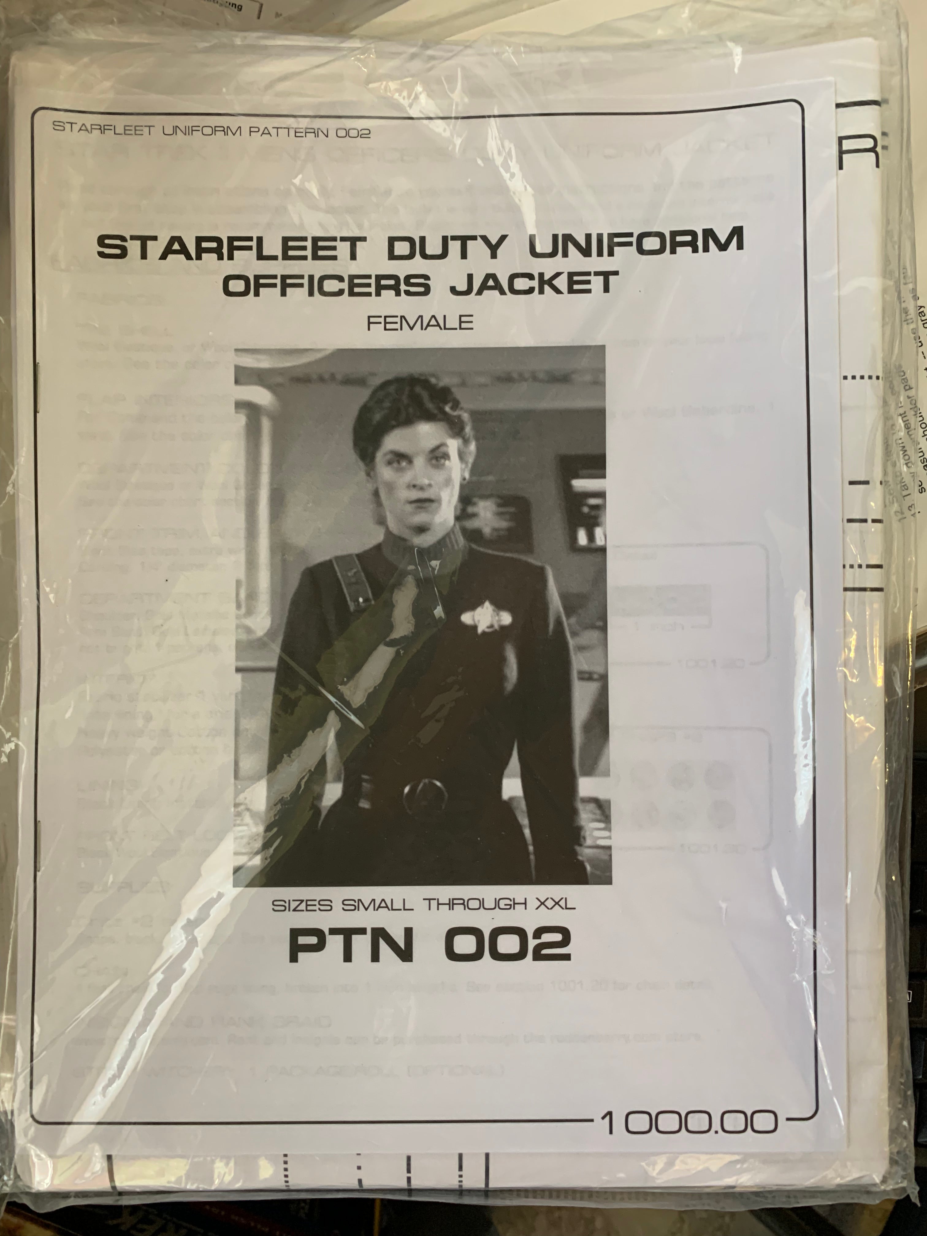 Schnittmuster Movie Maroon Jacke Uniform Jacke für Frauen - Star Trek Filme Roddenberry Schnittmuster Movie Maroon Jacke Uniform Jacke für Frauen - Star Trek Filme Roddenberry