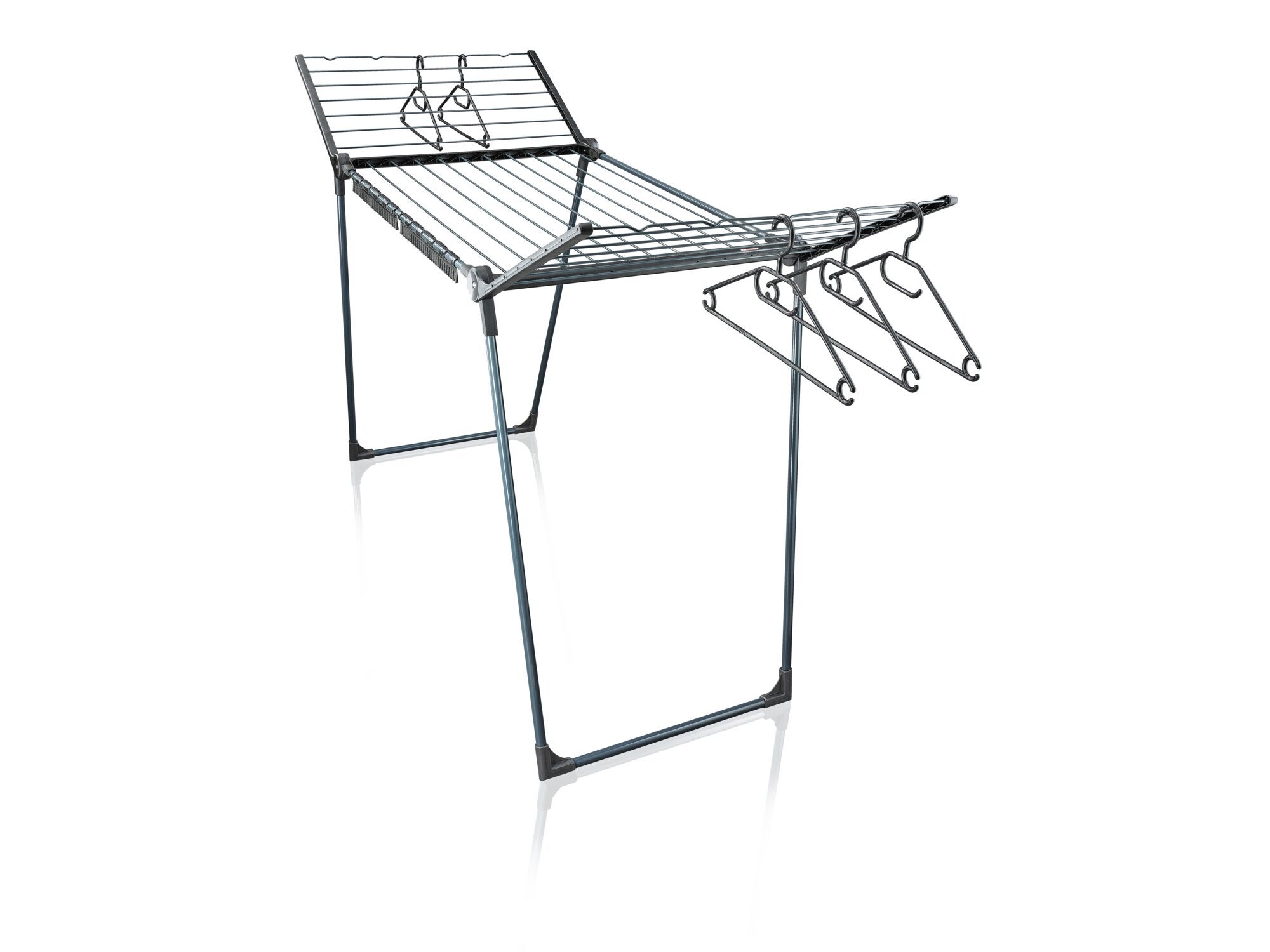Standtrockner von Leifheit, Modell Pegasus 200 Solid Black, mit stabilen Flügeln und mehreren Kleiderbügeln. Ideal für das Trocknen von Wäsche im Innen- und Außenbereich.