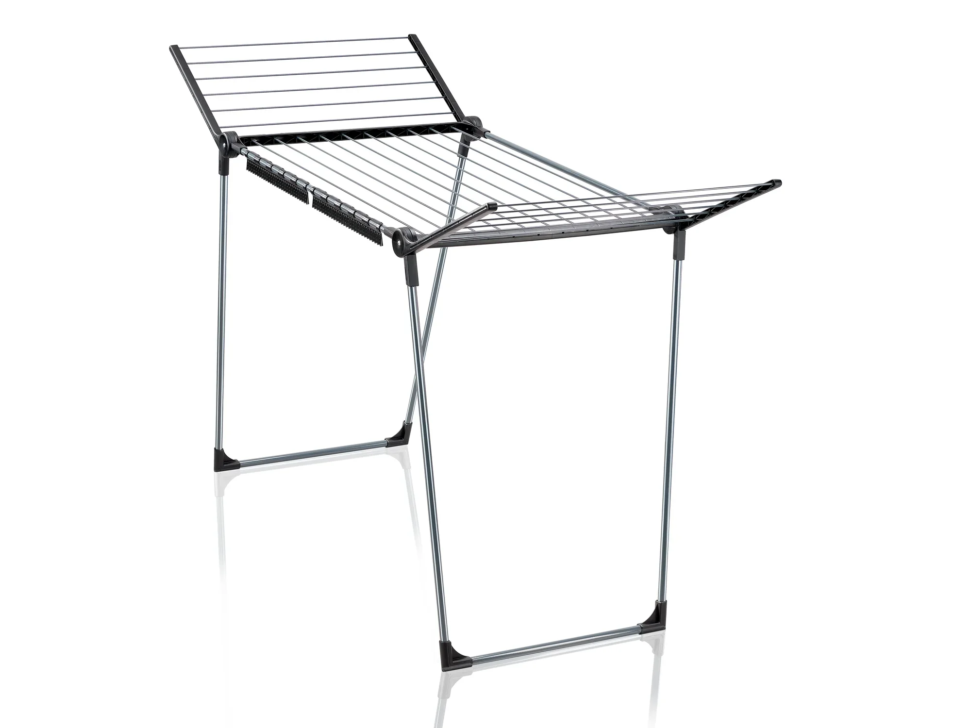 Standtrockner Pegasus 180 Solid Black in schwarzer Ausführung. Der Trockner bietet viel Platz für Wäsche und ist ideal für den Innen- und Außenbereich geeignet.