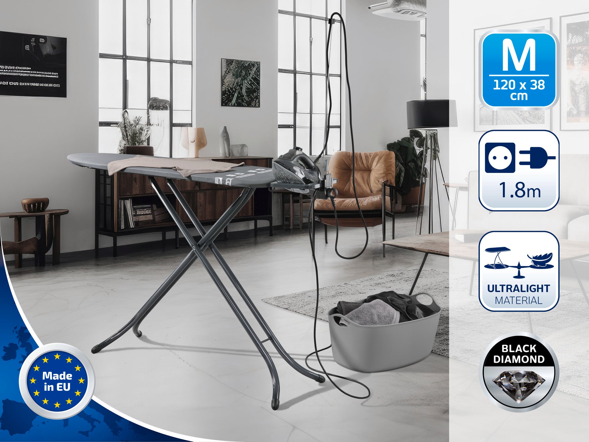 Moderner Bügeltisch in einem stilvollen Wohnzimmer. Der Tisch ist 120 x 38 cm groß, hat ein ultraleichtes Material und ein 1,8 m langes Kabel. Hergestellt in der EU.