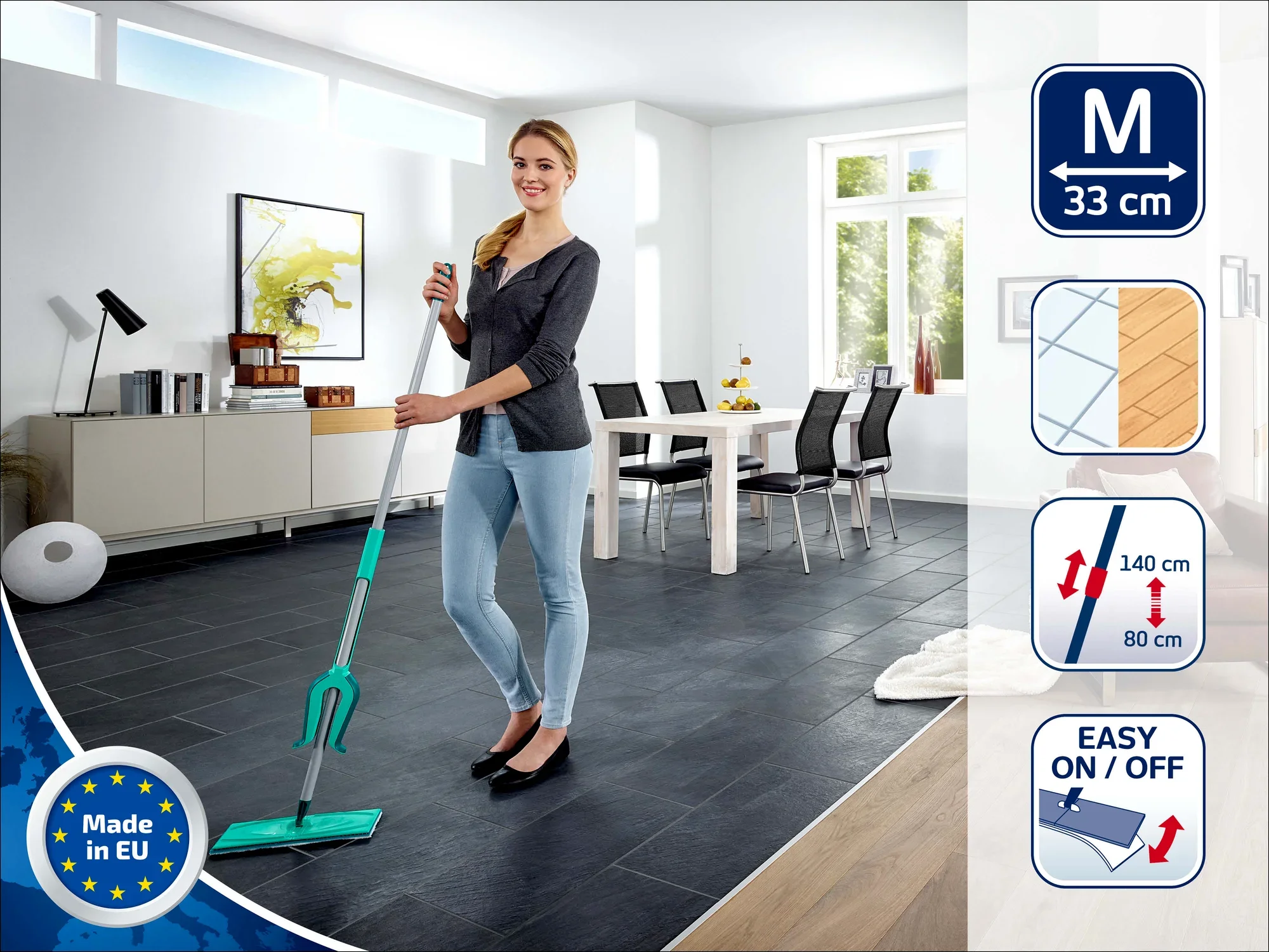 Eine Frau benutzt den Leifheit Bodenwischer Picobello M micro duo im Wohnzimmer. Der Wischer hat eine Arbeitsbreite von 33 cm und einen Teleskopstiel, der von 80 bis 140 cm verstellbar ist.