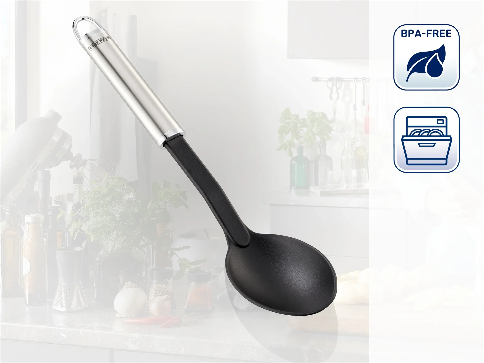 Cuillère de cuisine de haute qualité avec manche ergonomique en acier inoxydable et plastique sans BPA. Idéale pour un usage quotidien et lavable au lave-vaisselle.