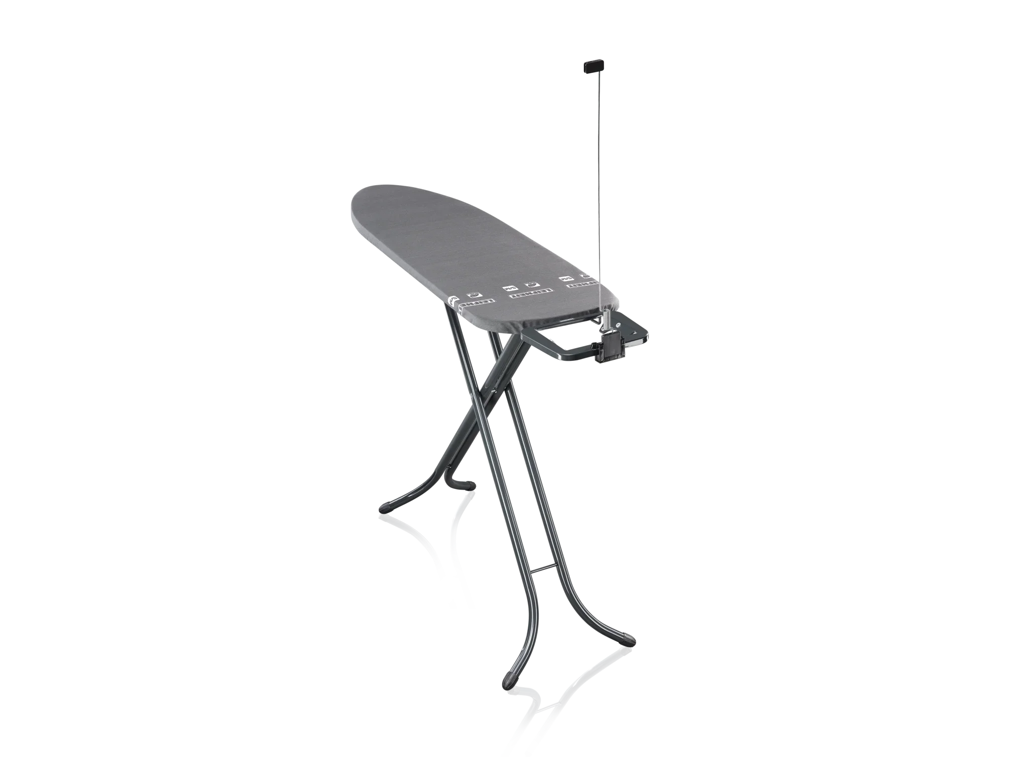 Bügelbrett Leifheit Air Board M in Schwarz. Das Bild zeigt ein modernes, leichtes Bügelbrett mit stabilen Beinen und einer glatten Bügelfläche. Ideal für effizientes Bügeln.