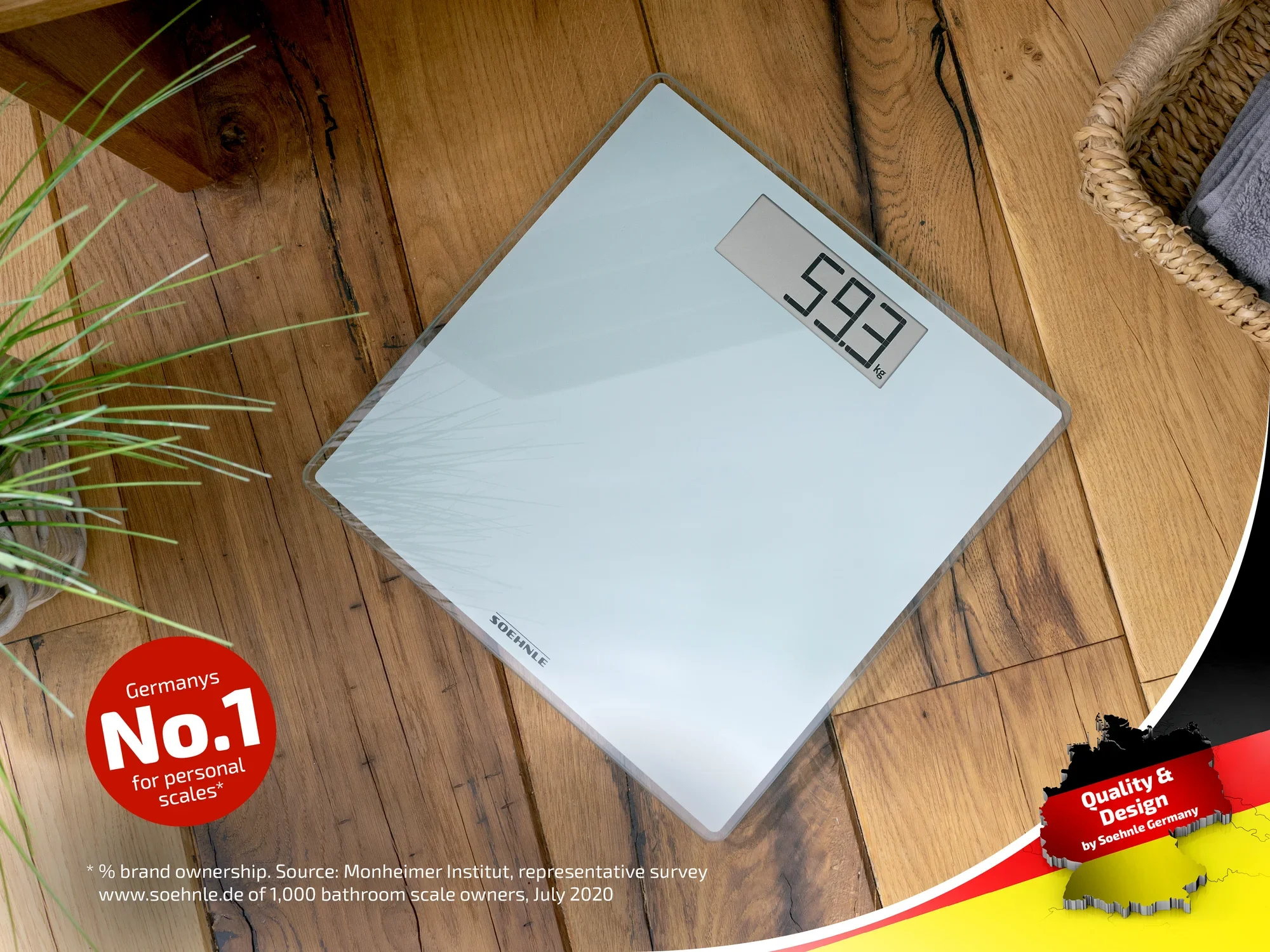 Cyfrowa waga łazienkowa Soehnle na drewnianej podłodze. Wyświetlacz pokazuje 59,3 kg. Czerwona pieczęć wskazuje, że Soehnle jest numerem 1 w Niemczech.