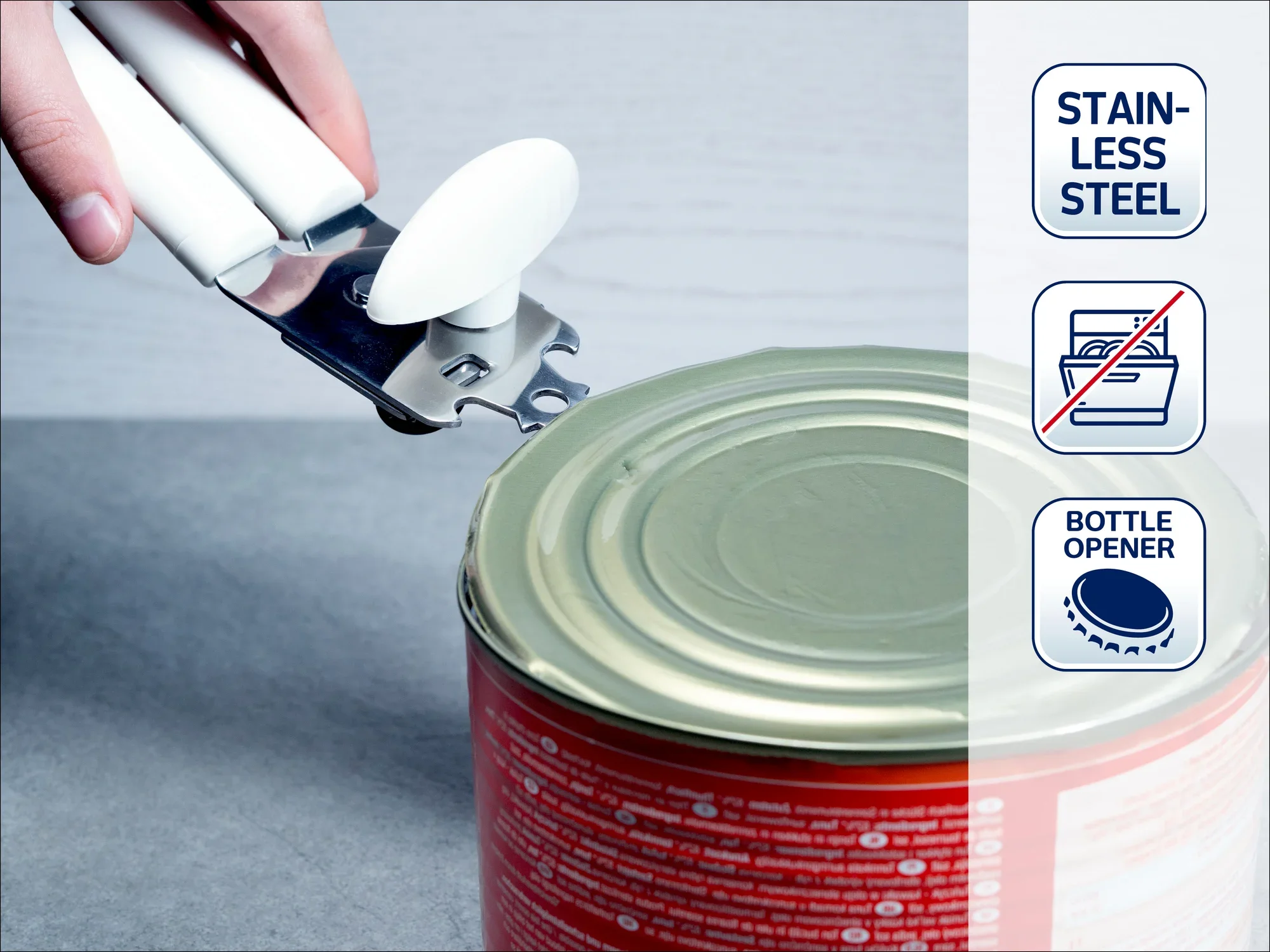Otwieracz do puszek ze stali nierdzewnej otwiera puszkę. Na obrazku znajdują się symbole stali nierdzewnej, możliwości mycia w zmywarce i otwieracza do butelek. Idealny do kuchni.