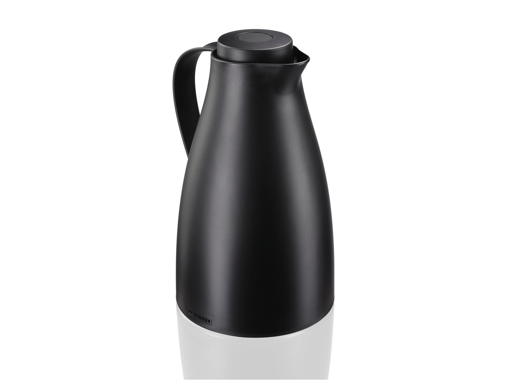 Isolierkanne Harmonic in elegantem Schwarz. Die Kanne hat ein modernes Design mit einem ergonomischen Griff und einem praktischen Ausgießer. Ideal für heiße und kalte Getränke.