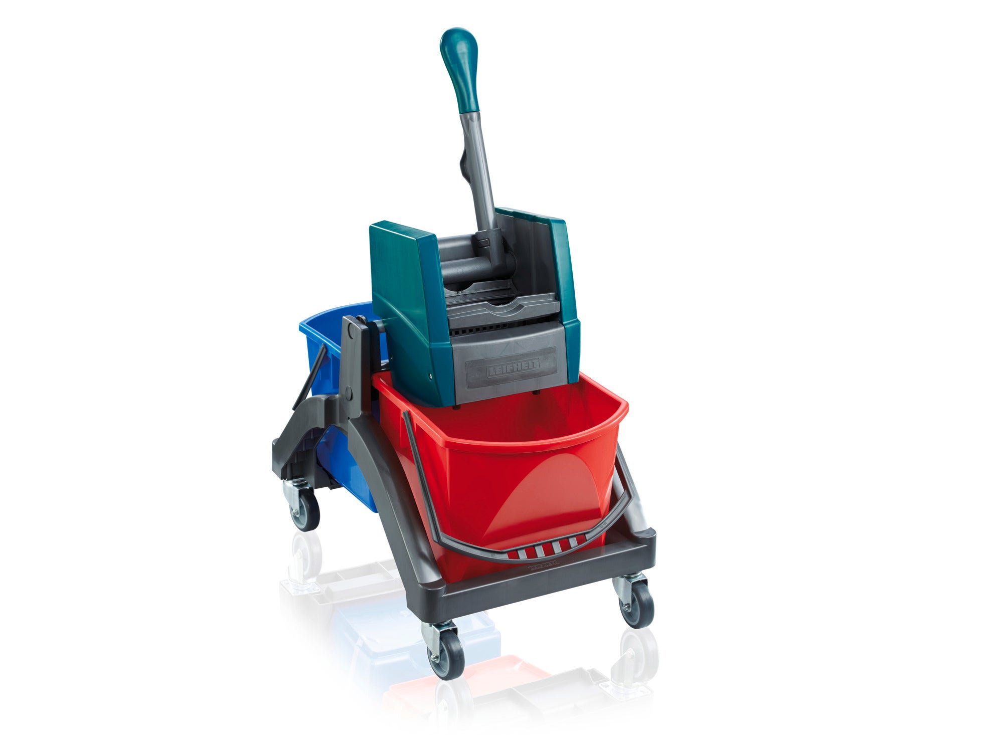Ein professioneller Nasswischwagen Duo mit zwei Eimern in Rot und Blau, ausgestattet mit einem stabilen Griff und Rollen für einfache Mobilität. Ideal für effizientes Reinigen großer Flächen.