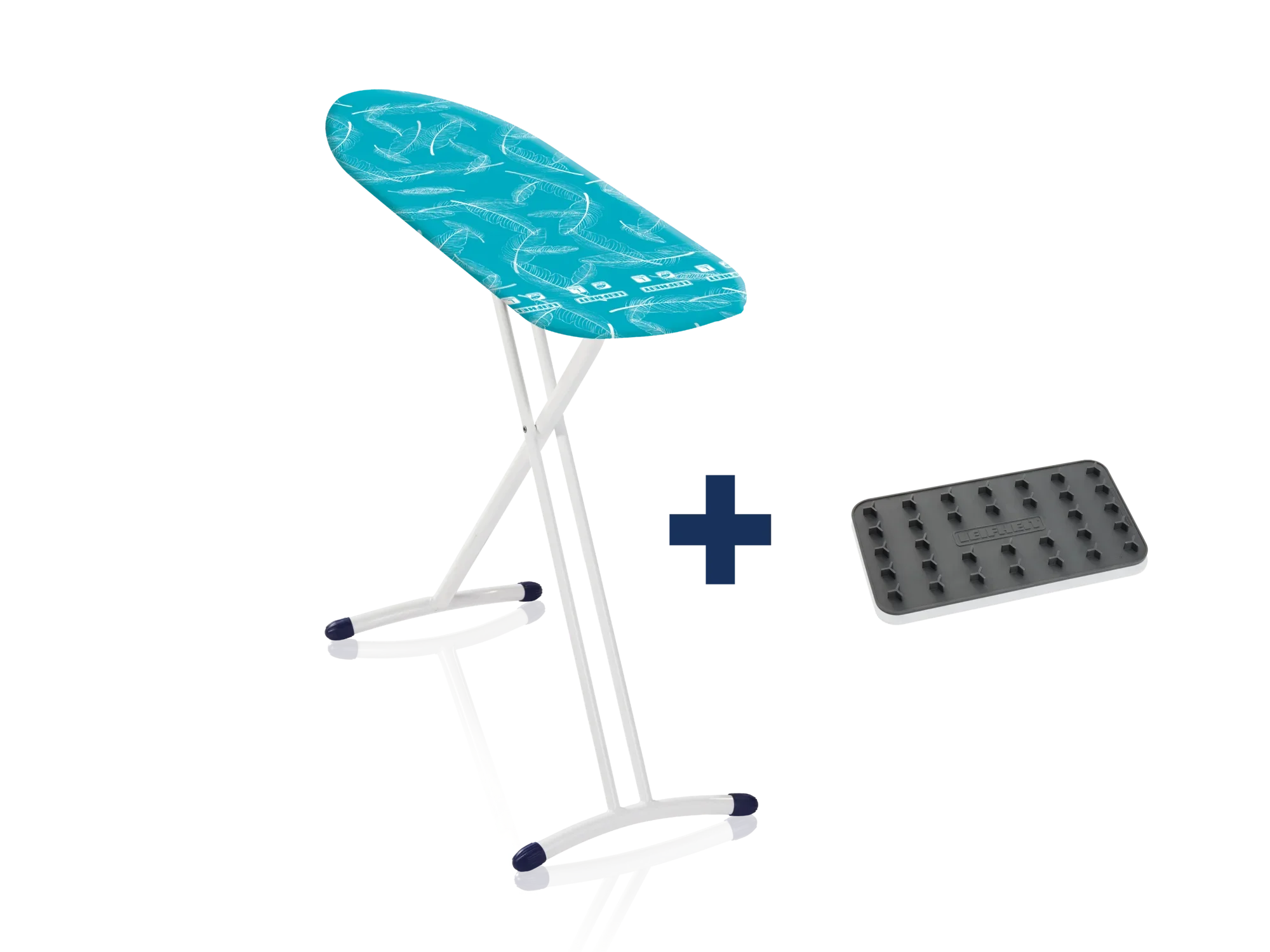 Air Board L Massieve schouderstrijkplank met blauwe hoes en stevige witte poten. Inclusief een extra plank voor strijkijzers. Ideaal om efficiënt te strijken.