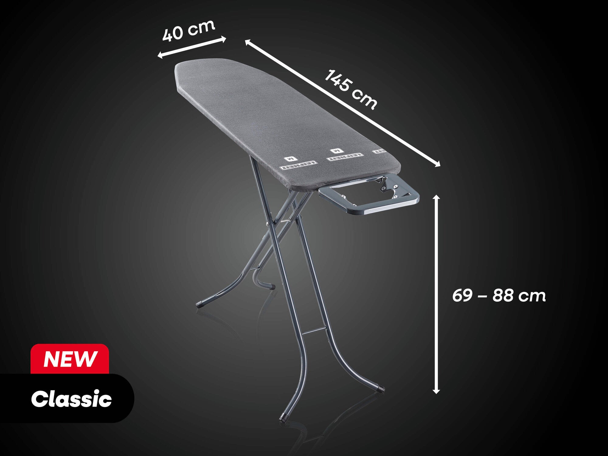 Bügeltisch Classic M von Leifheit in Schwarz. Maße: 145 cm Länge, 40 cm Breite, höhenverstellbar von 69 bis 88 cm. Stabiler Stand, ideal für komfortables Bügeln.