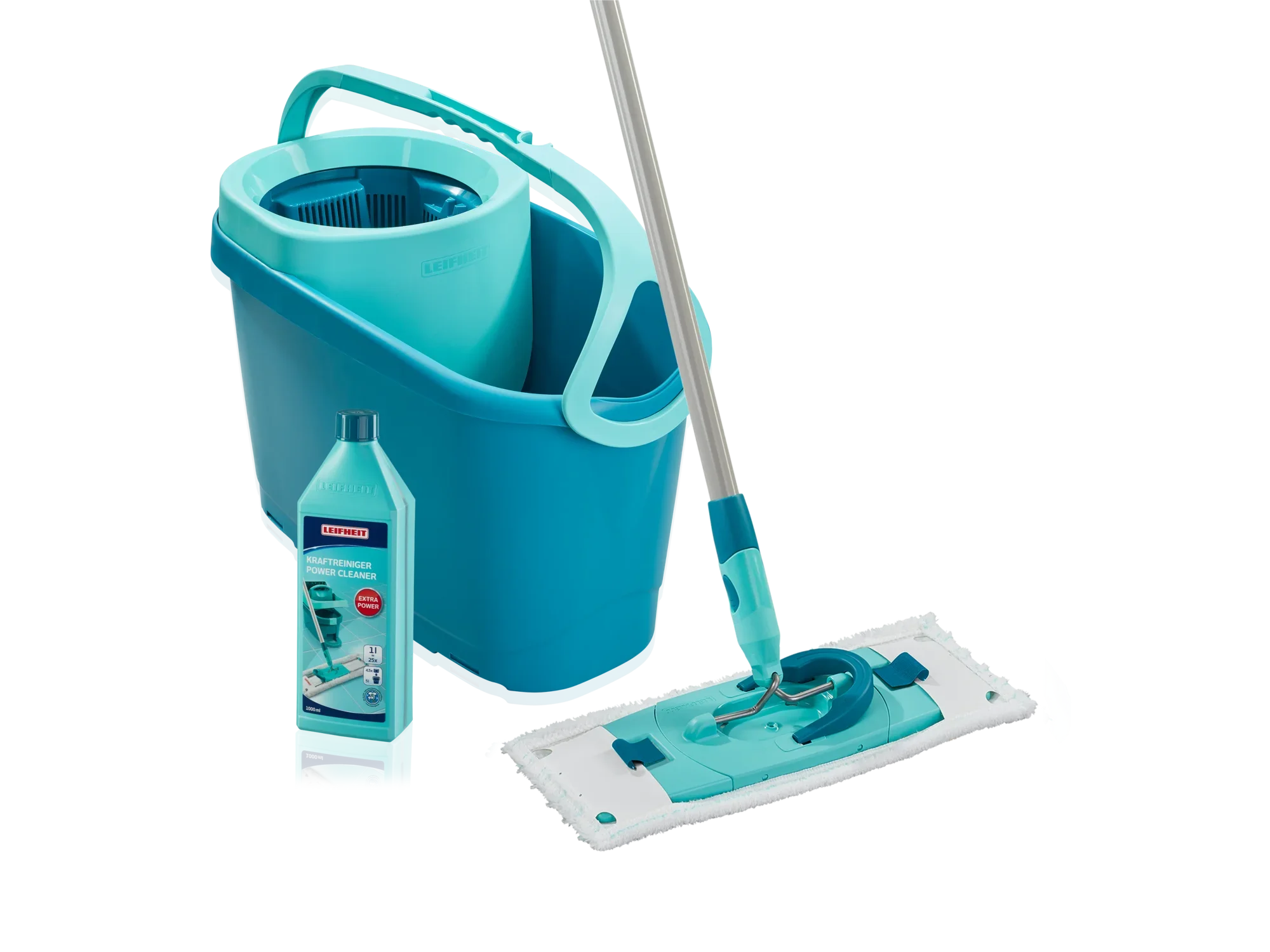 Set CLEAN TWIST M Ergo micro duo mit Kraftreiniger. Das Bild zeigt einen Eimer mit Schleudermechanismus, einen Wischmopp und eine Flasche Reinigungsmittel. Ideal für gründliche Bodenreinigung.