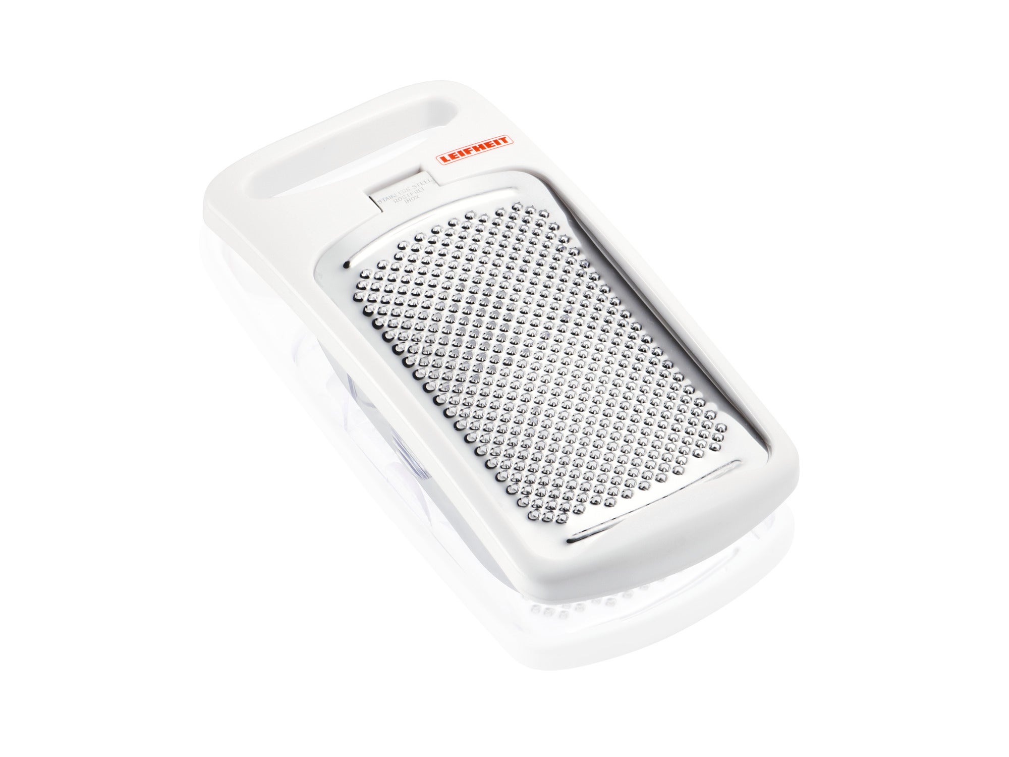 Nootmuskaatrasp van Leifheit in wit. De rasp heeft een ergonomische vorm en een fijn raspoppervlak, ideaal voor het raspen van nootmuskaat. Perfect voor in de keuken.