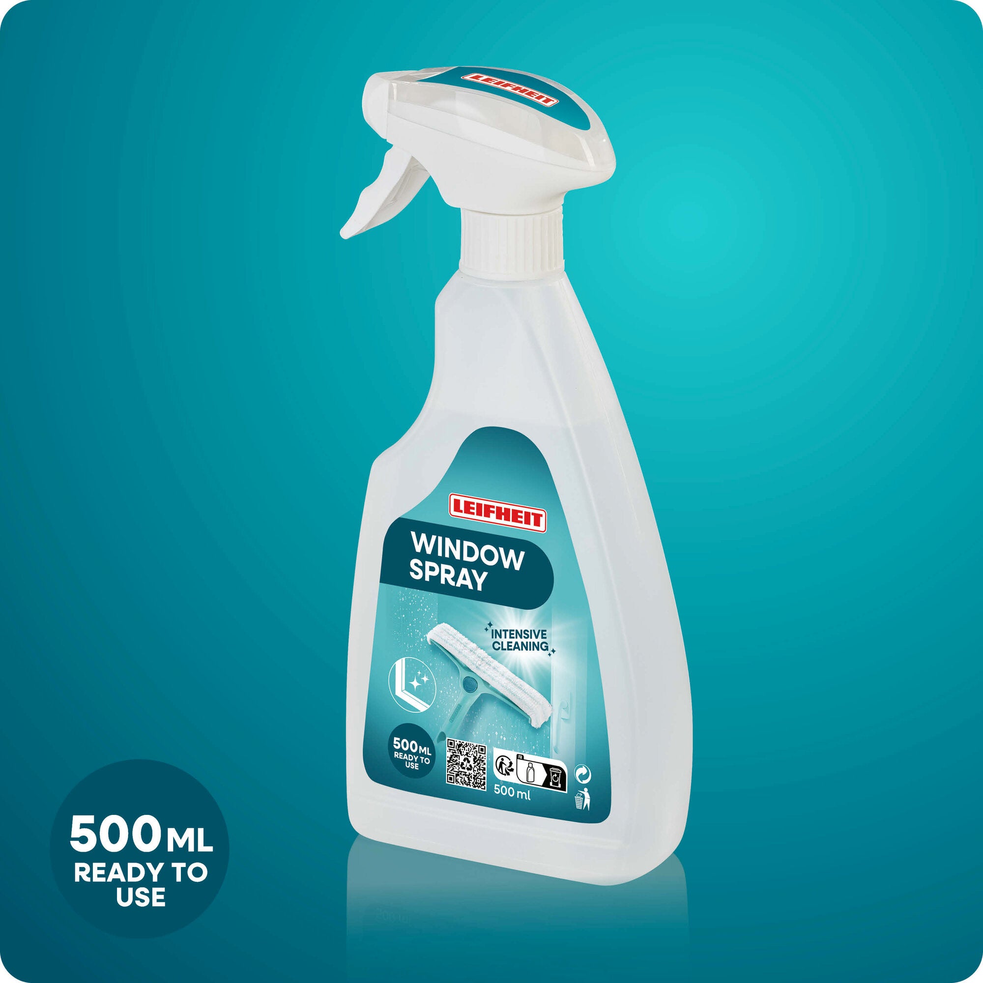 Leifheit Fensterspray Glasreiniger 500 ml in weißer Sprühflasche mit ergonomischem Abzug und blauem Etikett, freigestellt vor türkisfarbenem Hintergrund; gebrauchsfertig für streifenfreie Fensterreinigung.
