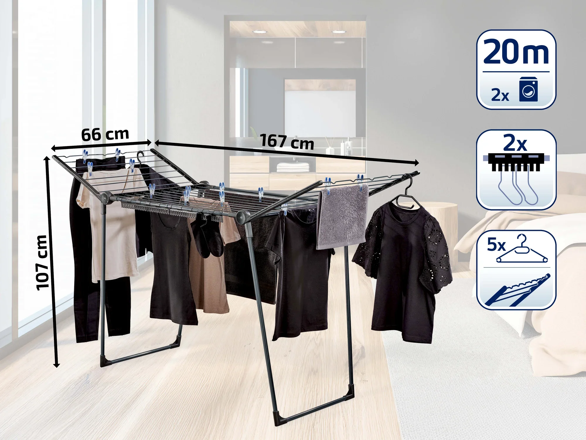 Standtrockner von Leifheit im Innenraum. Der Trockner hat eine Breite von 66 cm, eine Länge von 167 cm und eine Höhe von 107 cm. Er bietet Platz für 20 Meter Wäsche und hat spezielle Halterungen für Kleiderbügel. Ideal für große Wäschemengen.