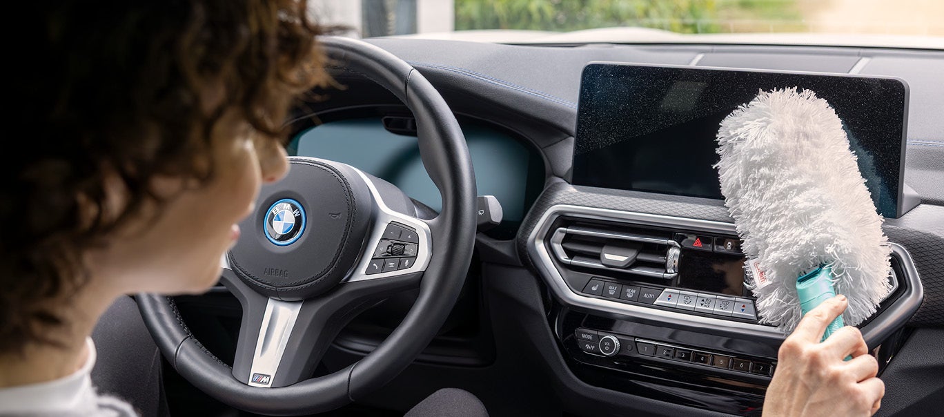 Auto afstoffen - zo gaat het makkelijk en snel