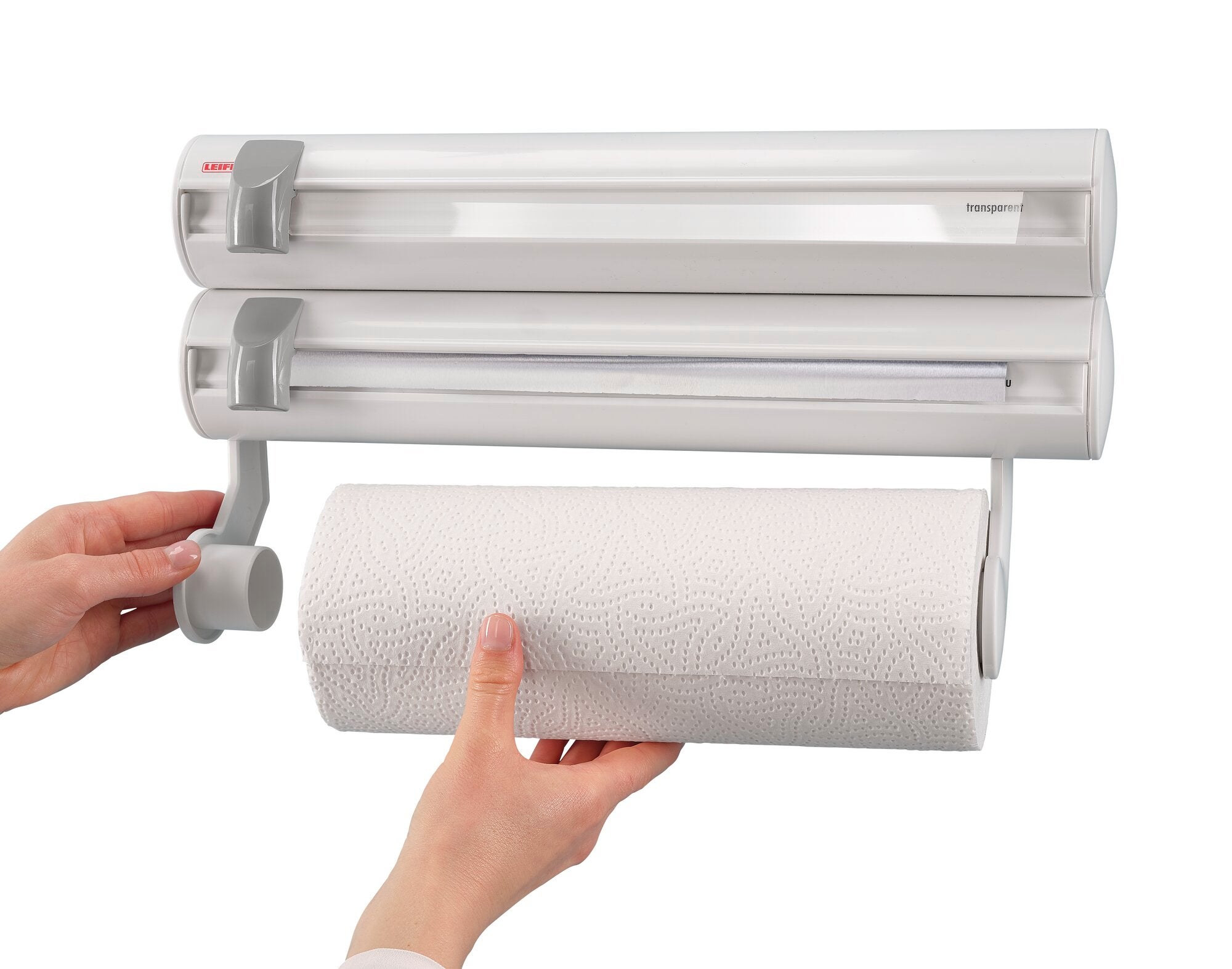 Wandrollenhalter Rolly Mobil in Anwendung. Zwei Hände ziehen ein Stück Küchenpapier von einem modernen, an der Wand montierten Rollenhalter ab. Ideal für Küche und Haushalt.