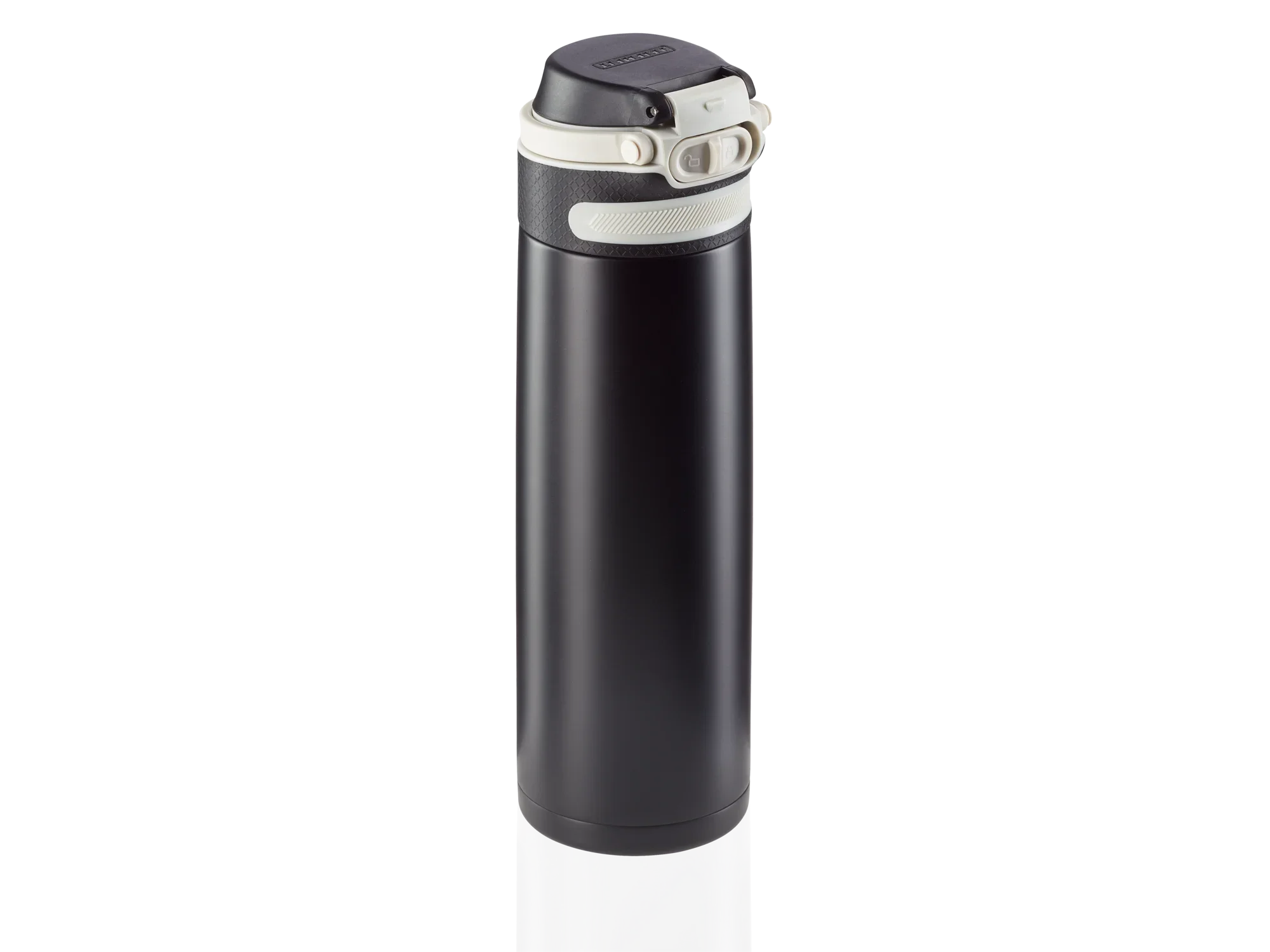 Geïsoleerde mok Flip 600ml in zwart. De mok heeft een veilige sluiting en een elegant ontwerp, ideaal voor onderweg. Perfect voor warme of koude dranken.