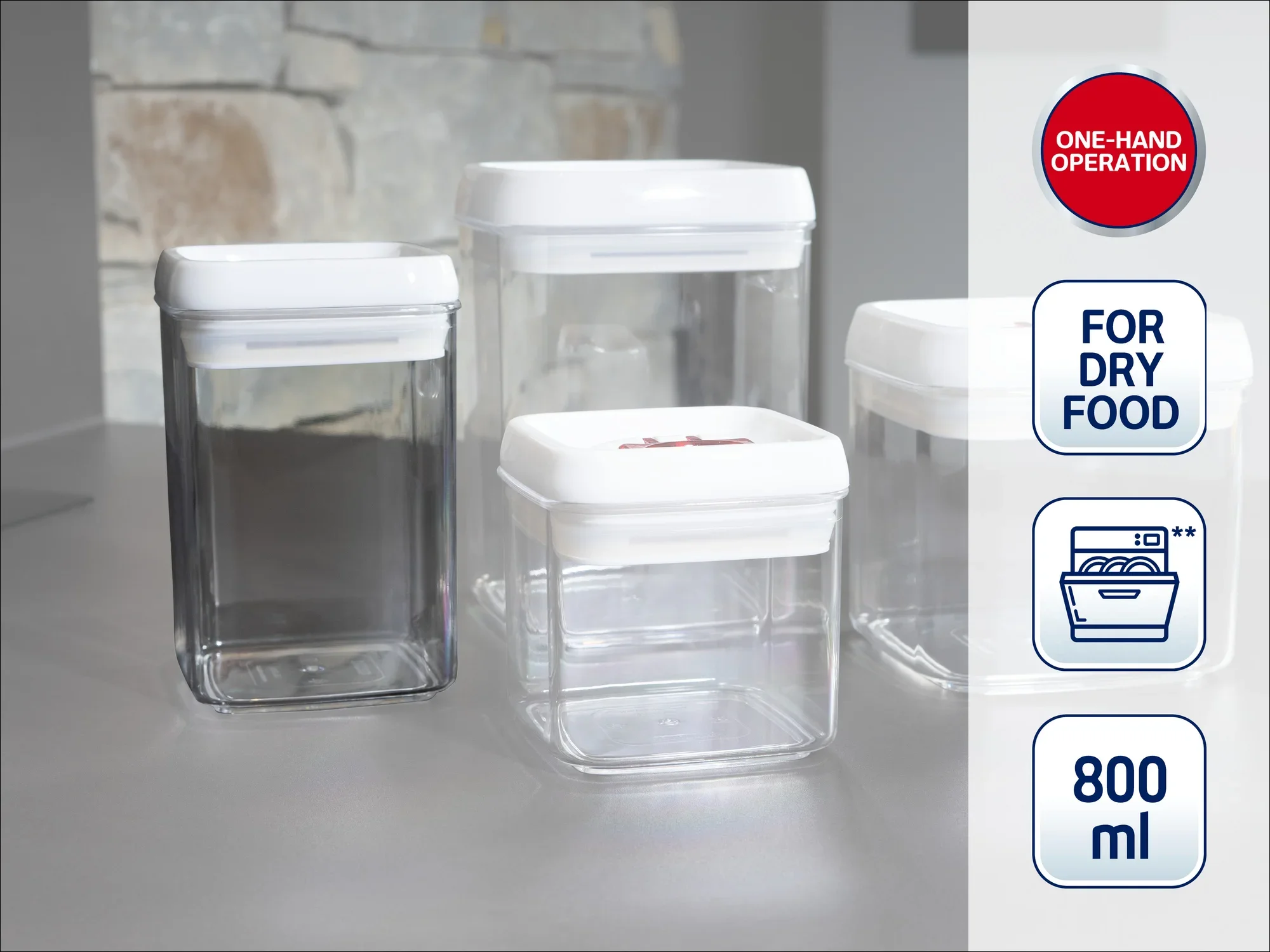 Cztery przezroczyste pojemniki z białymi pokrywkami, idealne do przechowywania suchej żywności. Jeden pojemnik mieści 800 ml. Łatwa obsługa jedną ręką. Idealny do kuchni.