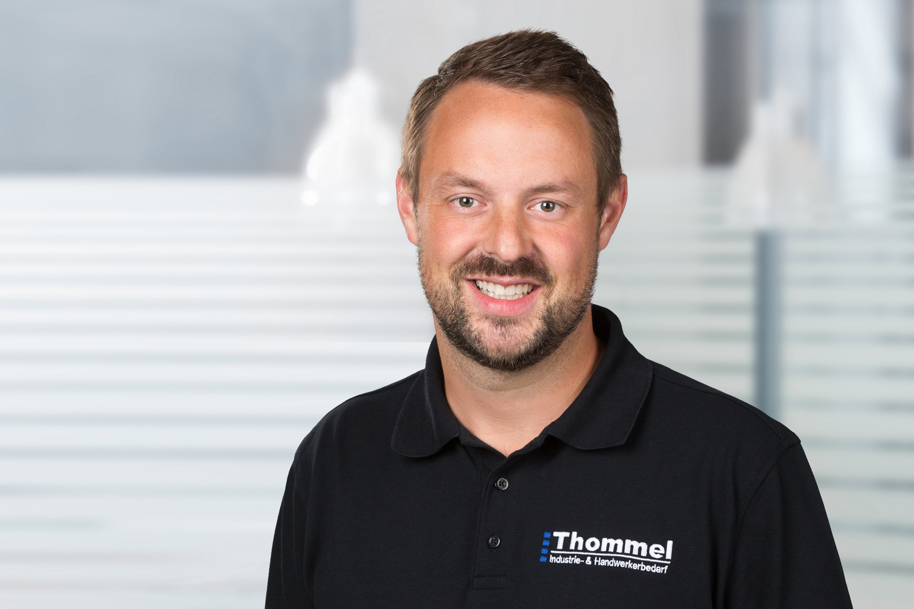 person, polo shirt, schwarz, Logo, Studio-Porträt