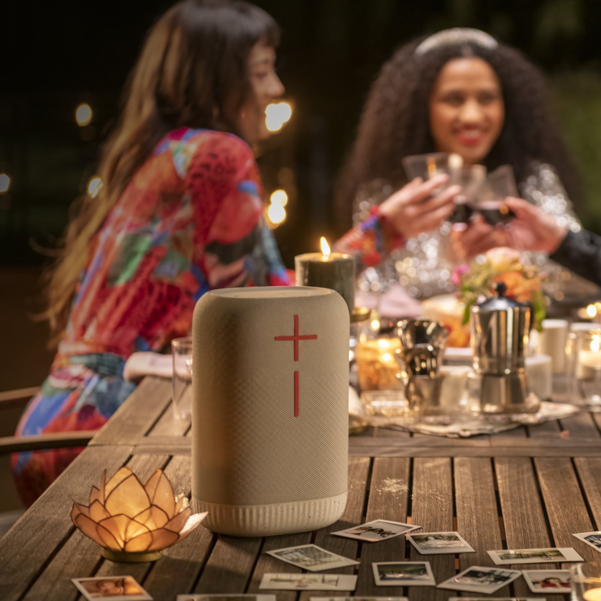Ultimate Ears Epicboom 4 bluetooth speaker wit
