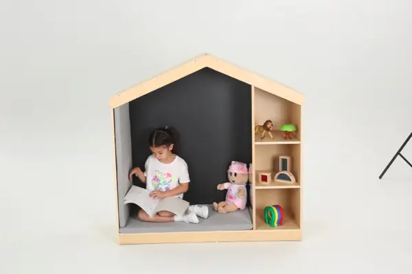 Wisdom Owlaf | Spiel- und Kuschelhaus | 121 x 47 x 120 cm | Holz aus der Kategorie Bausteine & Spiellandschaften