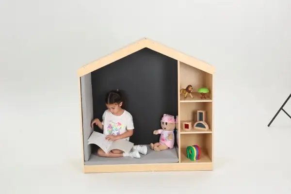 Wisdom Owlaf | Spiel- und Kuschelhaus | 121 x 47 x 120 cm | Holz aus der Kategorie Bausteine & Spiellandschaften