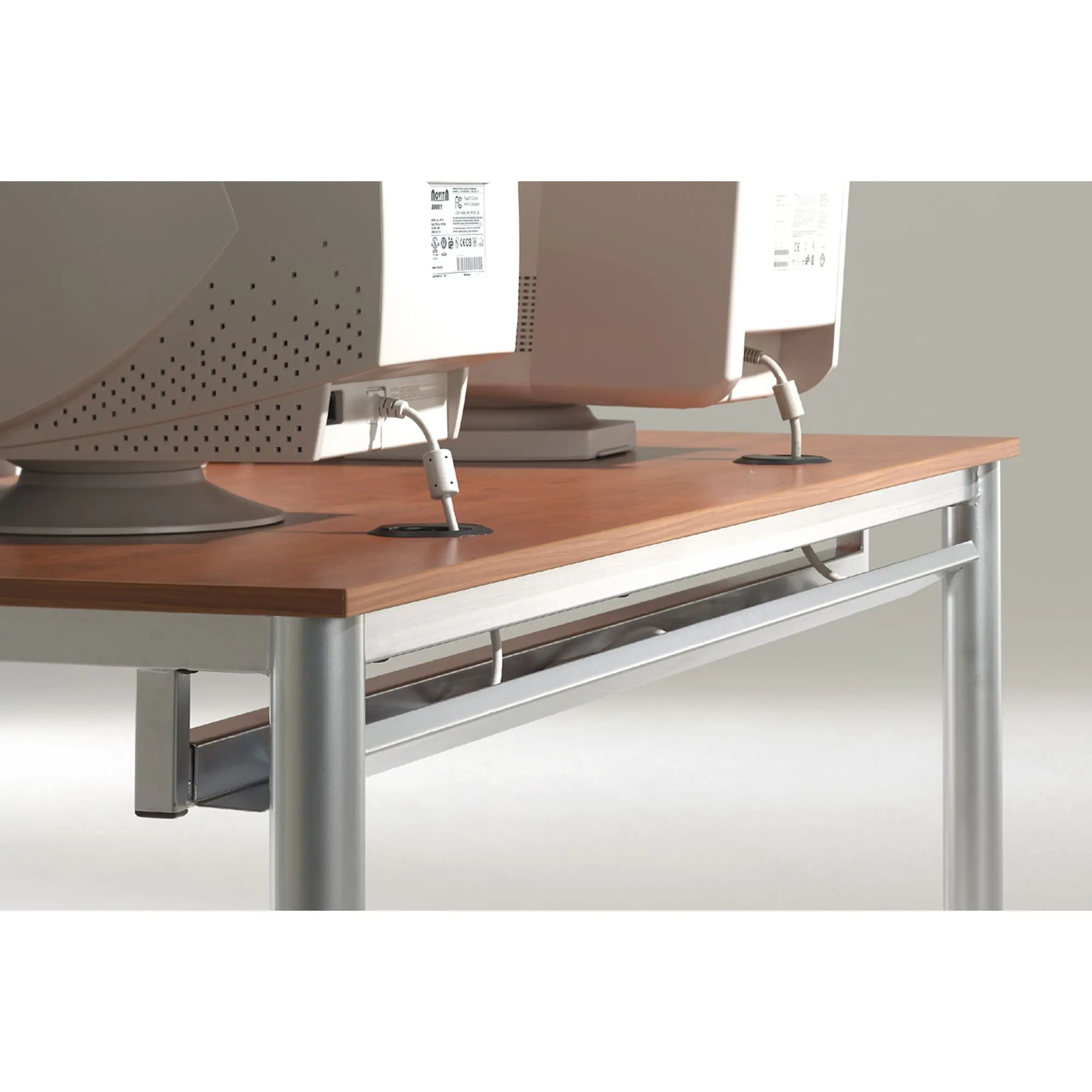 EDV-Tisch, 160x80 cm (B/T), 72 cm hoch, offener Blechkabelkanal, aus der Kategorie EDV-Tische