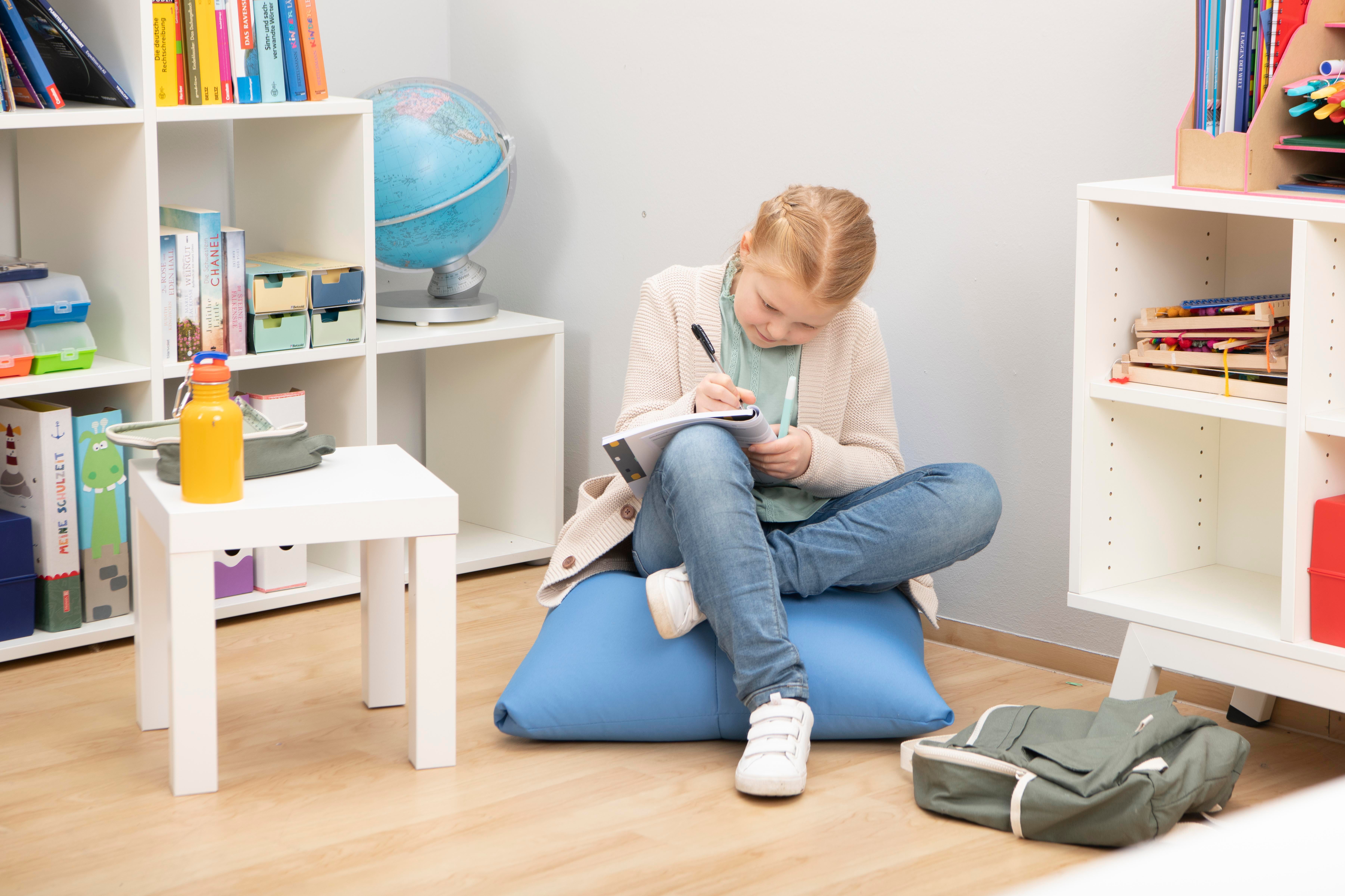 Betzold Tragbarer Sitzsack für Kinder, H/B/T 80 x 55 x 20cm, wasserdicht aus der Kategorie Sitzgelegenheiten