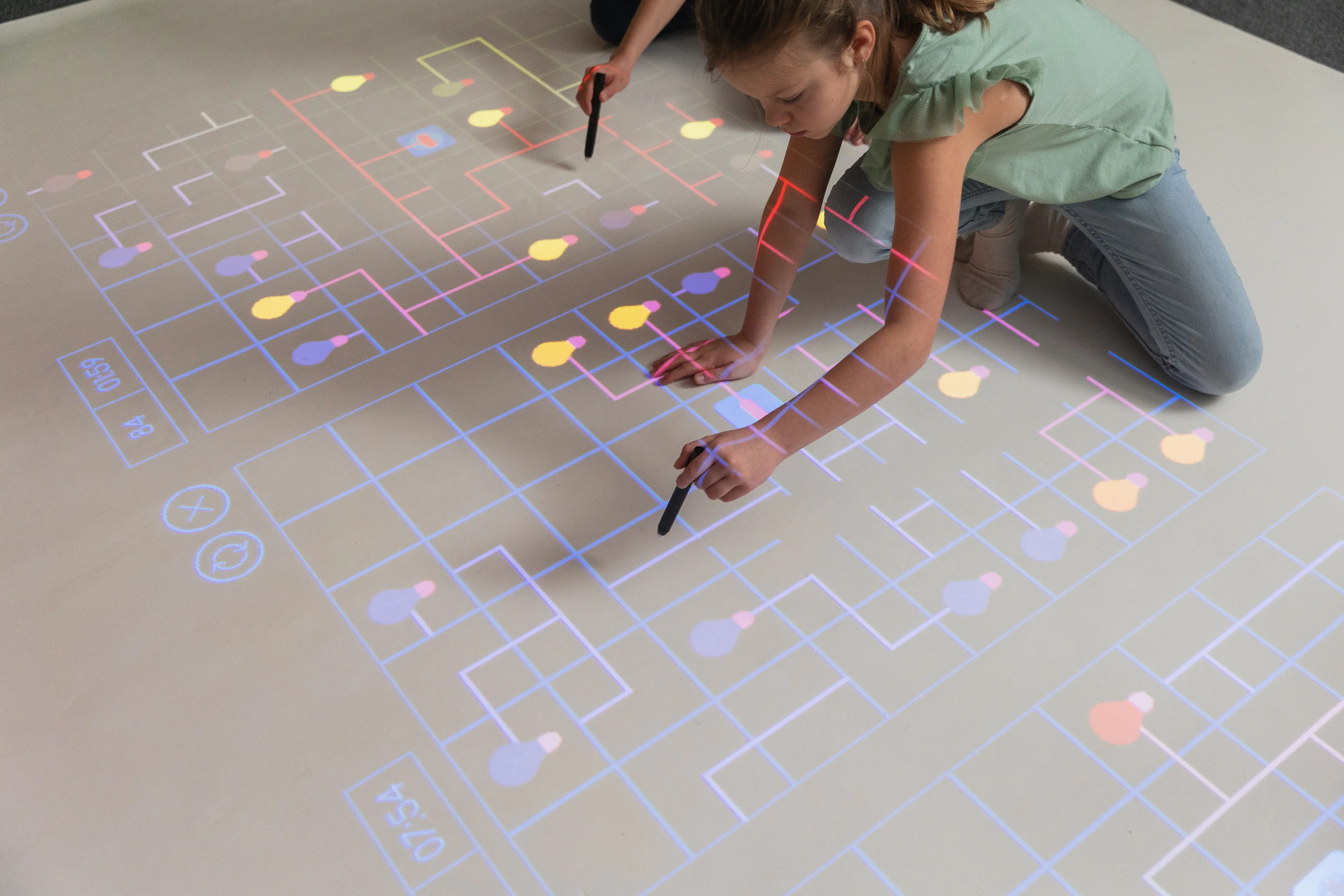 SmartFloor, Projektionsmatte BxT: 350 x 260 cm, aufrollbar aus der Kategorie Schulbeamer