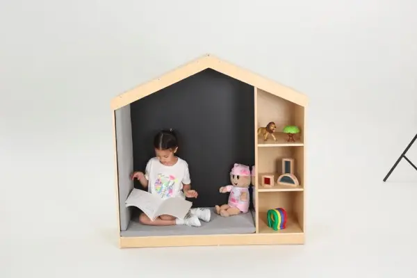 Wisdom Owlaf | Spiel- und Kuschelhaus | 121 x 47 x 120 cm | Holz aus der Kategorie Bausteine & Spiellandschaften