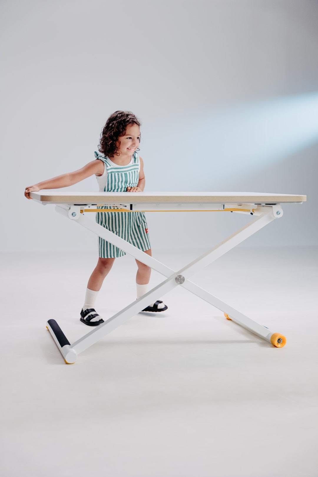höhenverstellbarer poptop Schreibtisch 115x65cm, Höhe verstellbar 43-86cm, 25mm Melamin-Tischplatte  aus der Kategorie Tische Allgemein