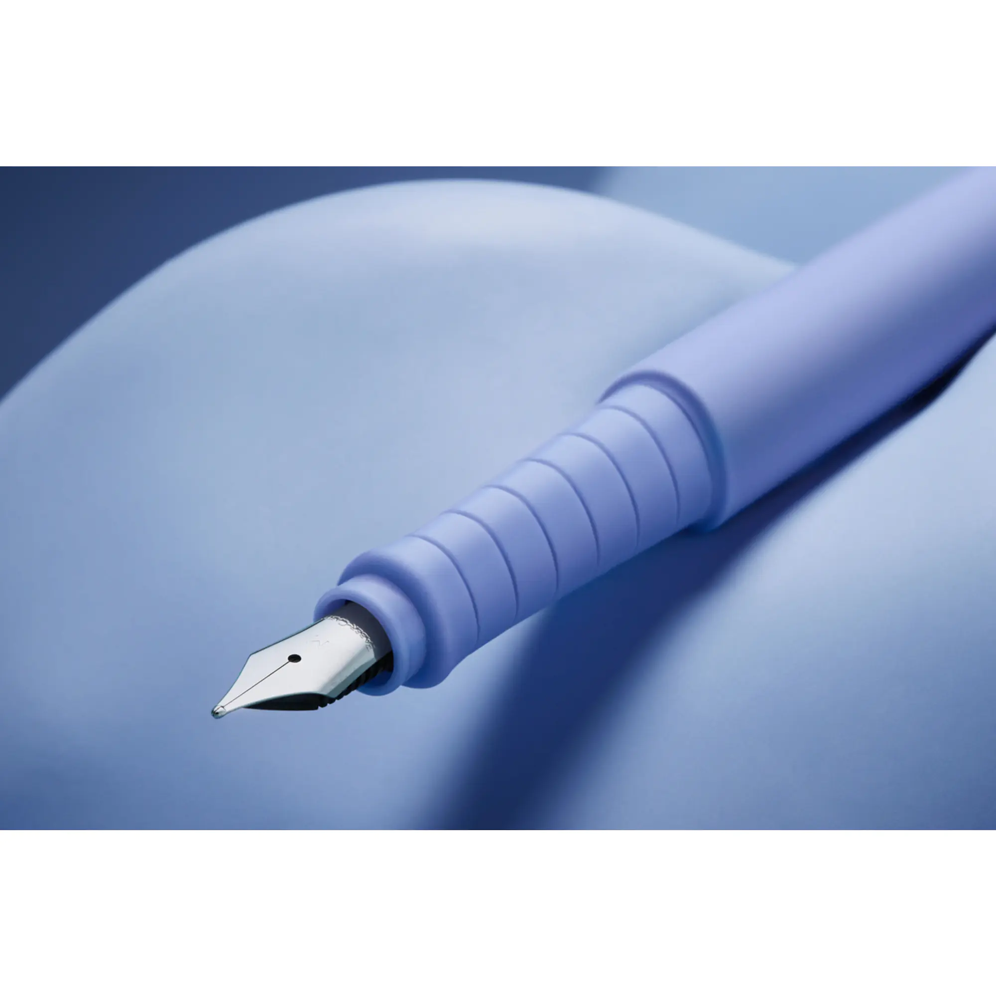 Faber-Castell Füller Poly Pen M pale iris aus der Kategorie Füllfederhalter