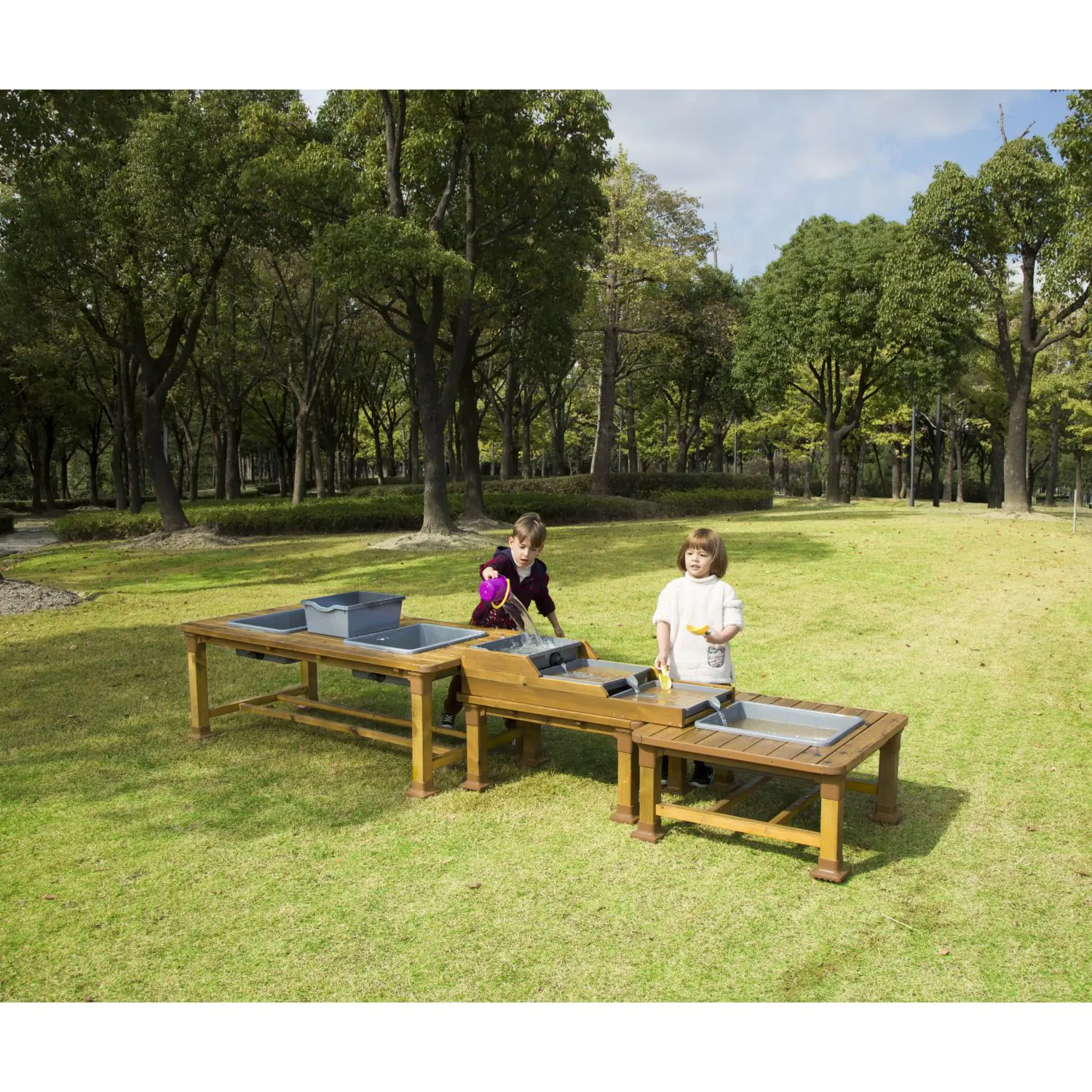 Outdoor Sand und Wassertisch, Set aus zwei Tischen aus der Kategorie Tische