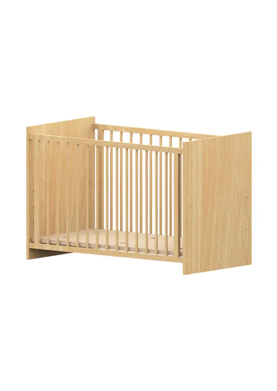 Krippenbett inklusive Matratze, Festes Gitter als Rückwand, Liegefläche 120 x 60 cm aus der Kategorie Betten