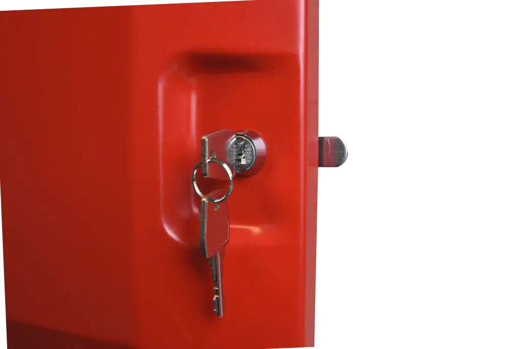 Schließfachschrank aus Stahl, 120,9 cm hoch, 74x58,5 cm (B/T), 6 Fächer, 2-spaltig, verstärkte Tür   aus der Kategorie Schließfachschränke STAHL