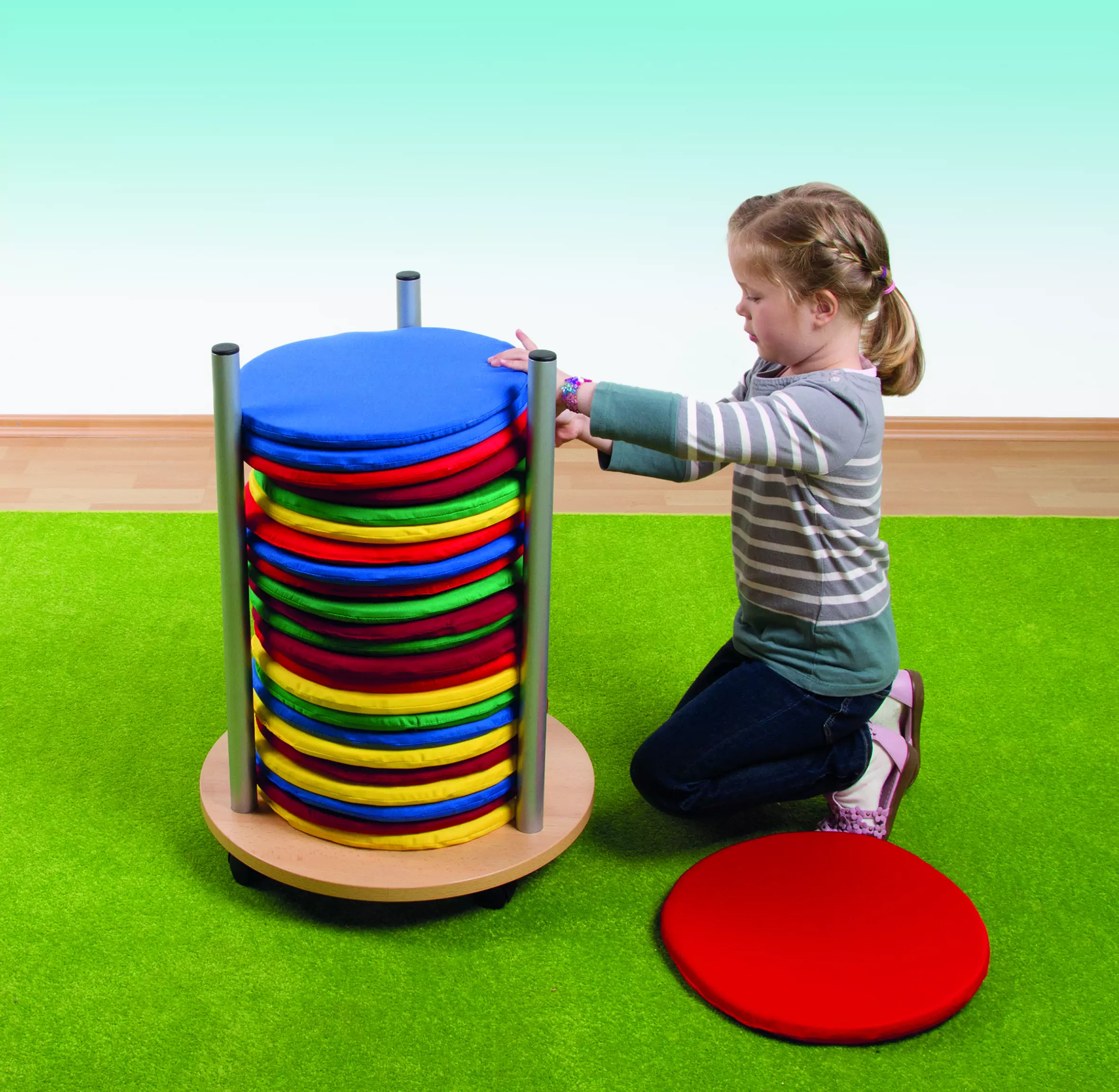 Sitzkissenwagen B/H/T 48 x 65 x 48 cm, auf Rollen aus der Kategorie Sessel, Sofa