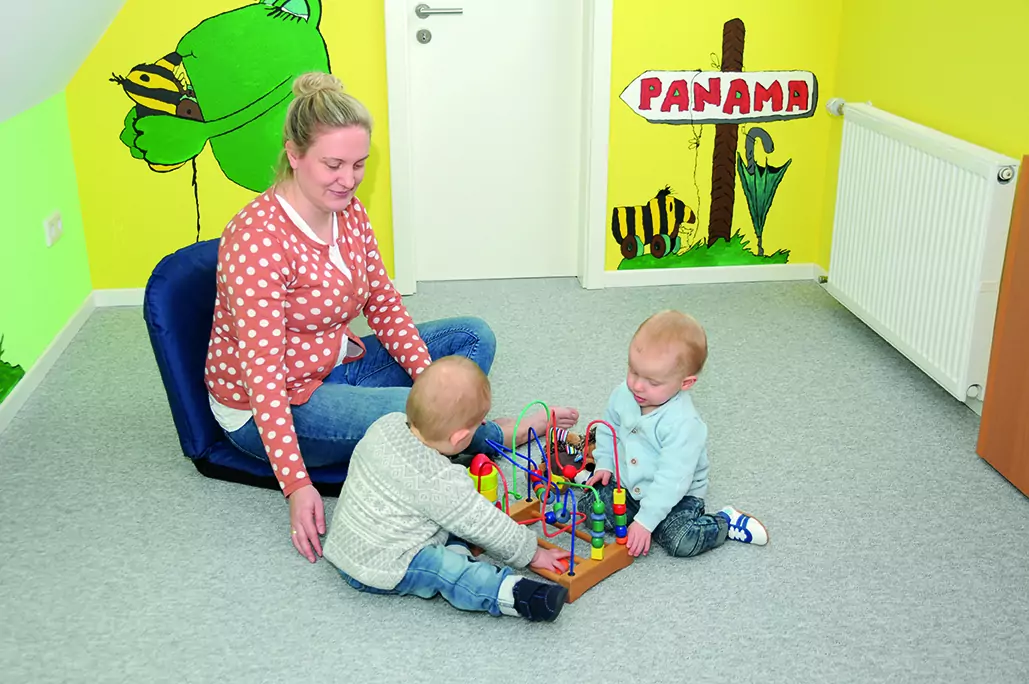 SITZFIX® Bodensitz, Sitzfläche: 43 x 45 cm, Rückenlehne mehrstufig verstellbar, ausgeklappt 94x47  aus der Kategorie Personalstühle