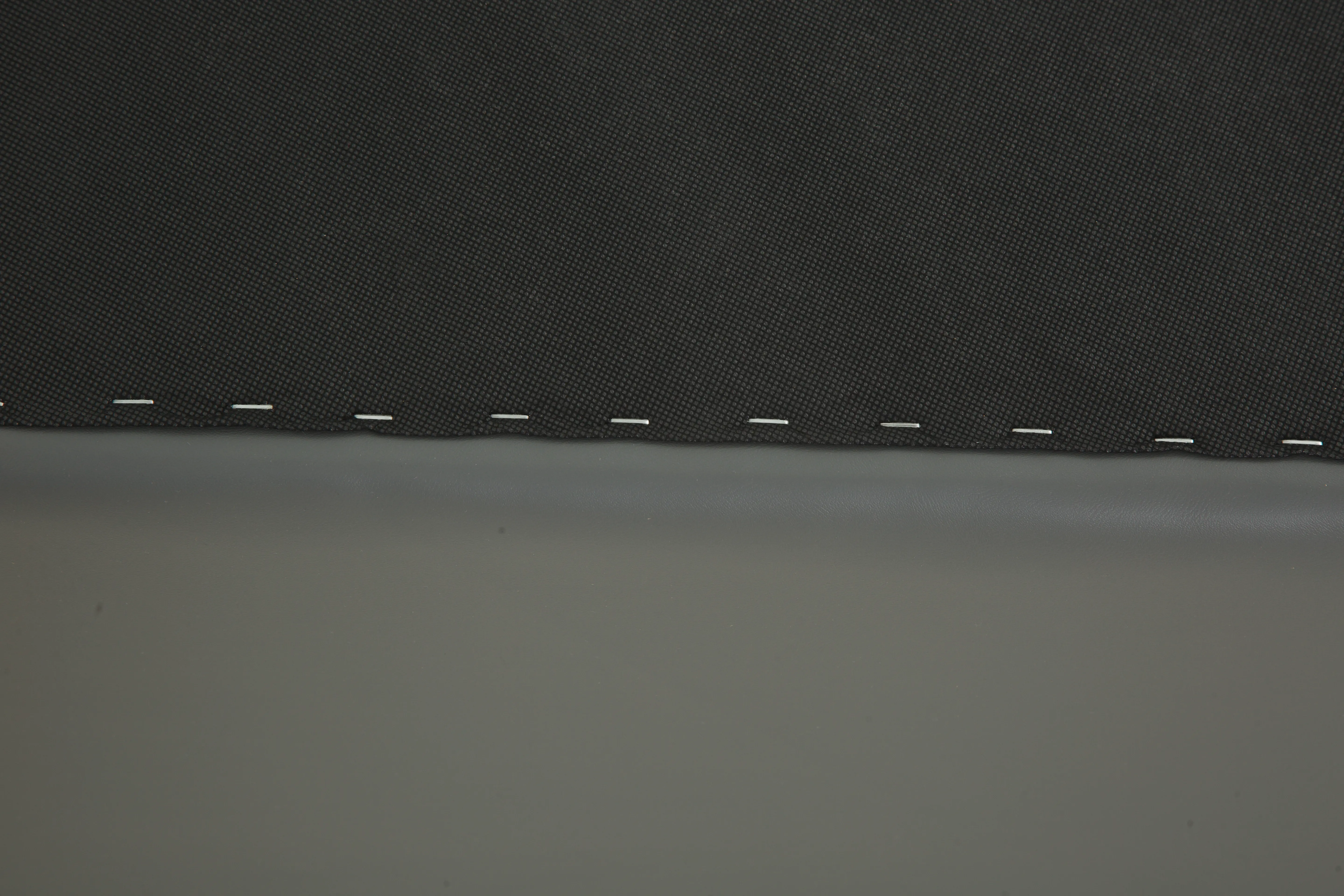 Wisdom Owlaf | Ottomane | Polster | grau | 100 cm x 43 cm x 70,4 cm aus der Kategorie Promethean