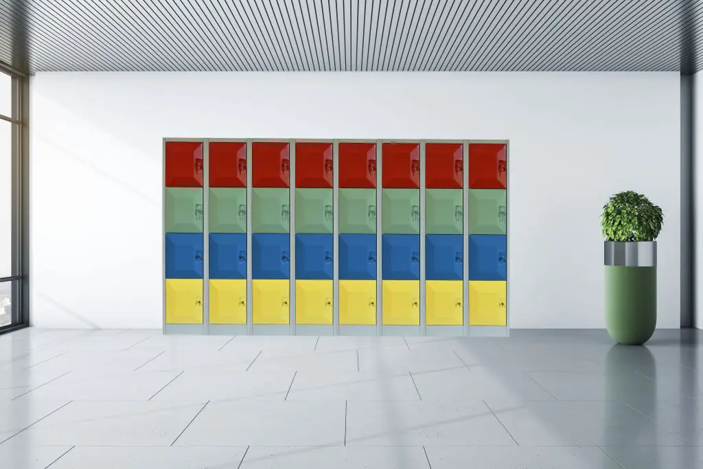 Schließfachschrank aus Stahl, 120,9 cm hoch, 74x58,5 cm (B/T), 6 Fächer, 2-spaltig, verstärkte Tür   aus der Kategorie Schließfachschränke STAHL