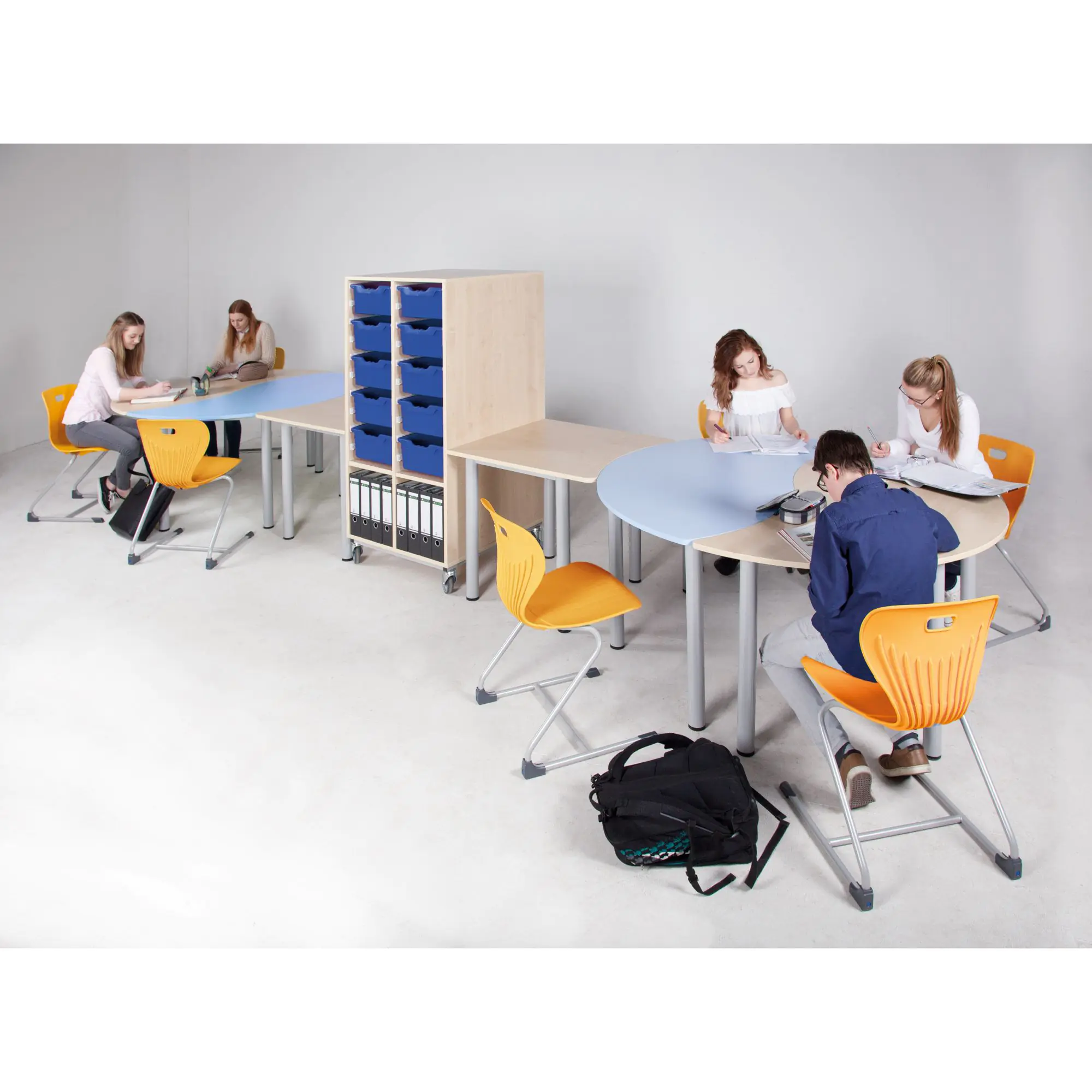 Wellentisch Halbrund, 160x80 (B/T), 72 cm hoch, (2 Füße mit Rollen), aus der Kategorie Wellentische