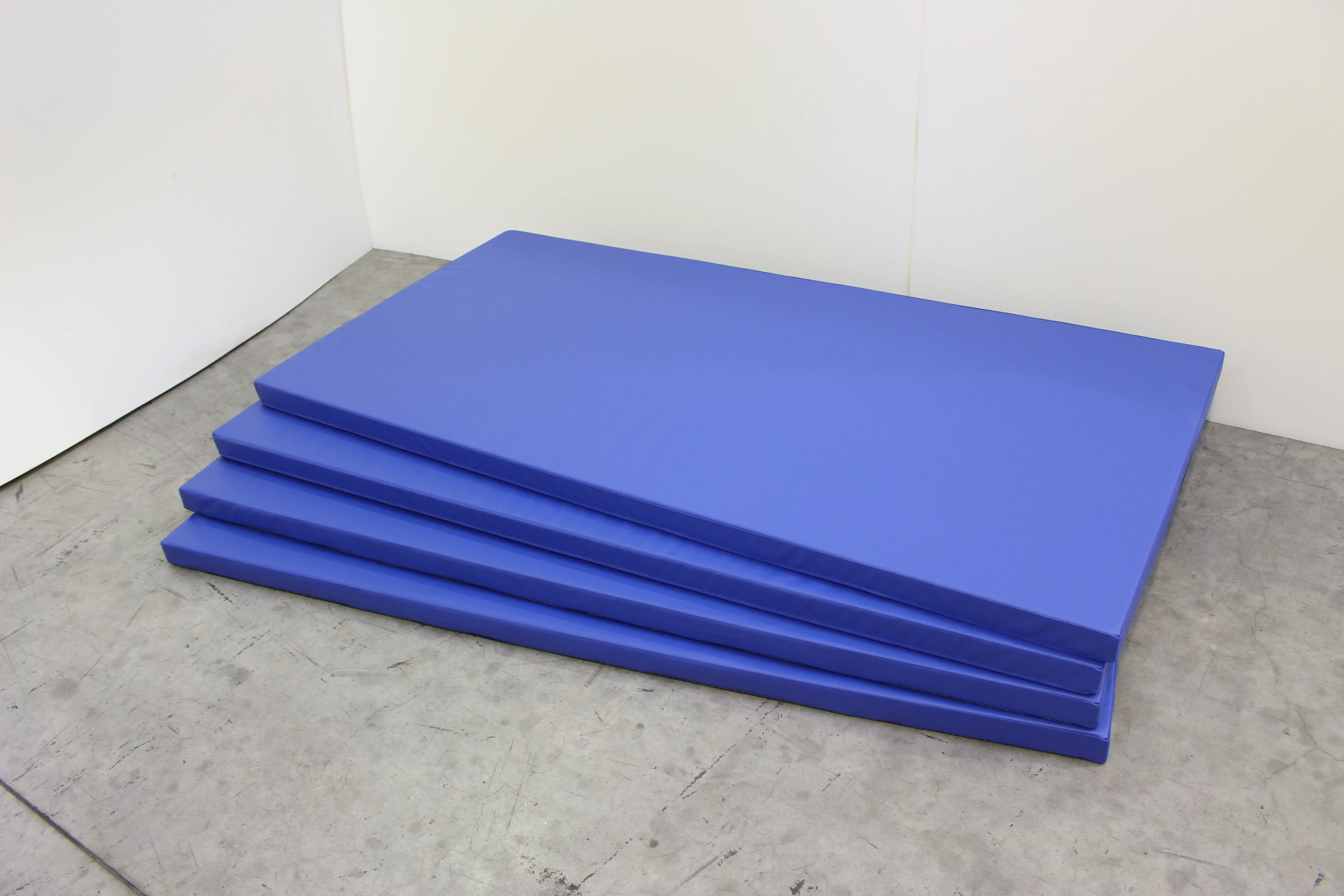 Fallschutzmatte zertifiziert 200 x 100 cm, Stärke 6 cm, bis Fallhöhe von 230 cm aus der Kategorie Matten