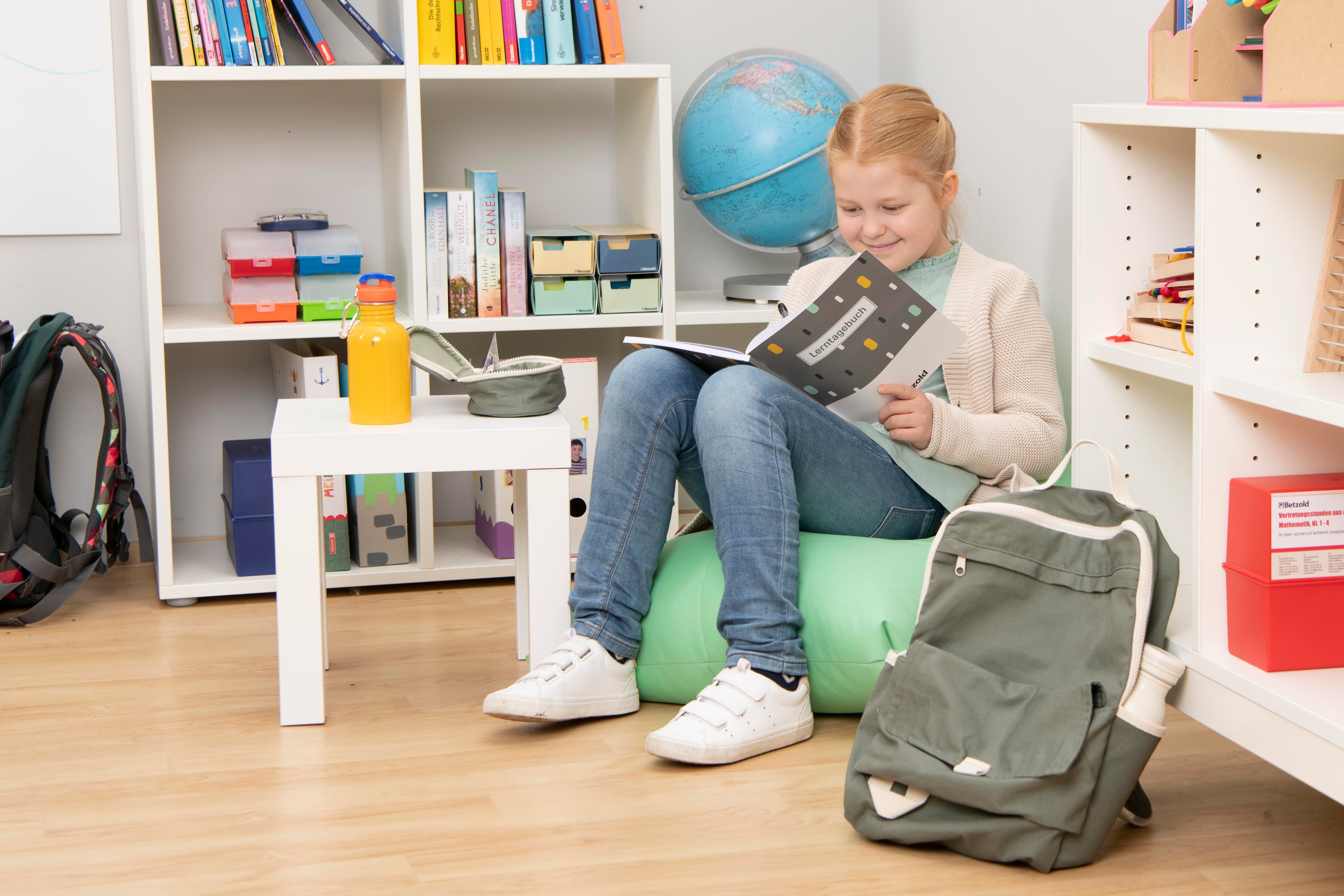 Betzold Tragbarer Sitzsack für Kinder, H/B/T 80 x 55 x 20cm, wasserdicht aus der Kategorie Sonstige Sitzgelegenheiten