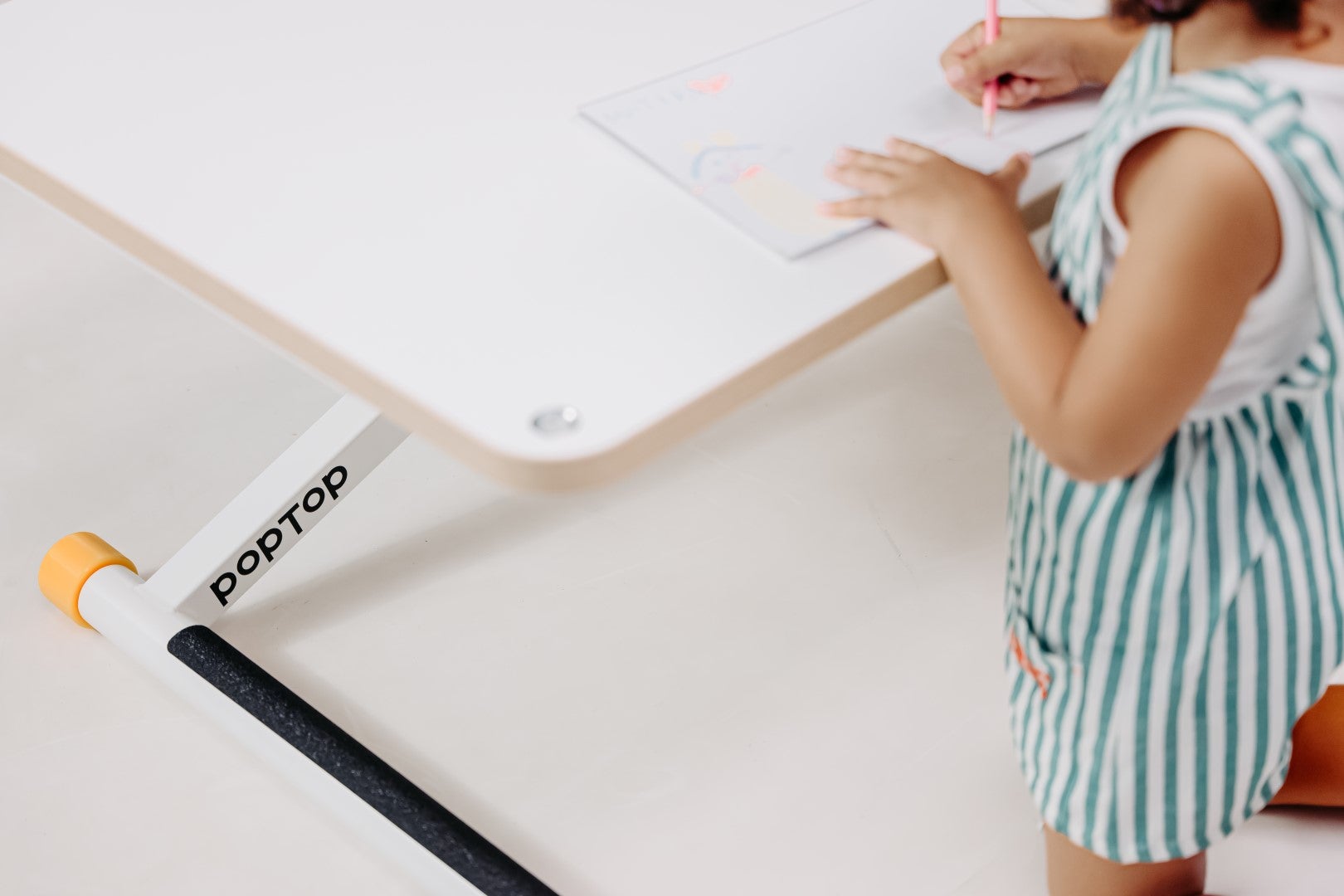 höhenverstellbarer poptop Schreibtisch 115x65cm, Höhe verstellbar 43-86cm, 25mm Melamin-Tischplatte  aus der Kategorie Tische Allgemein