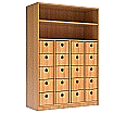 Schrank mit 20 Massivholzkästen, 144 cm hoch, 100x40 cm (B/T), Regalaufsatz aus der Kategorie -Schränke mit Massivholzkästen