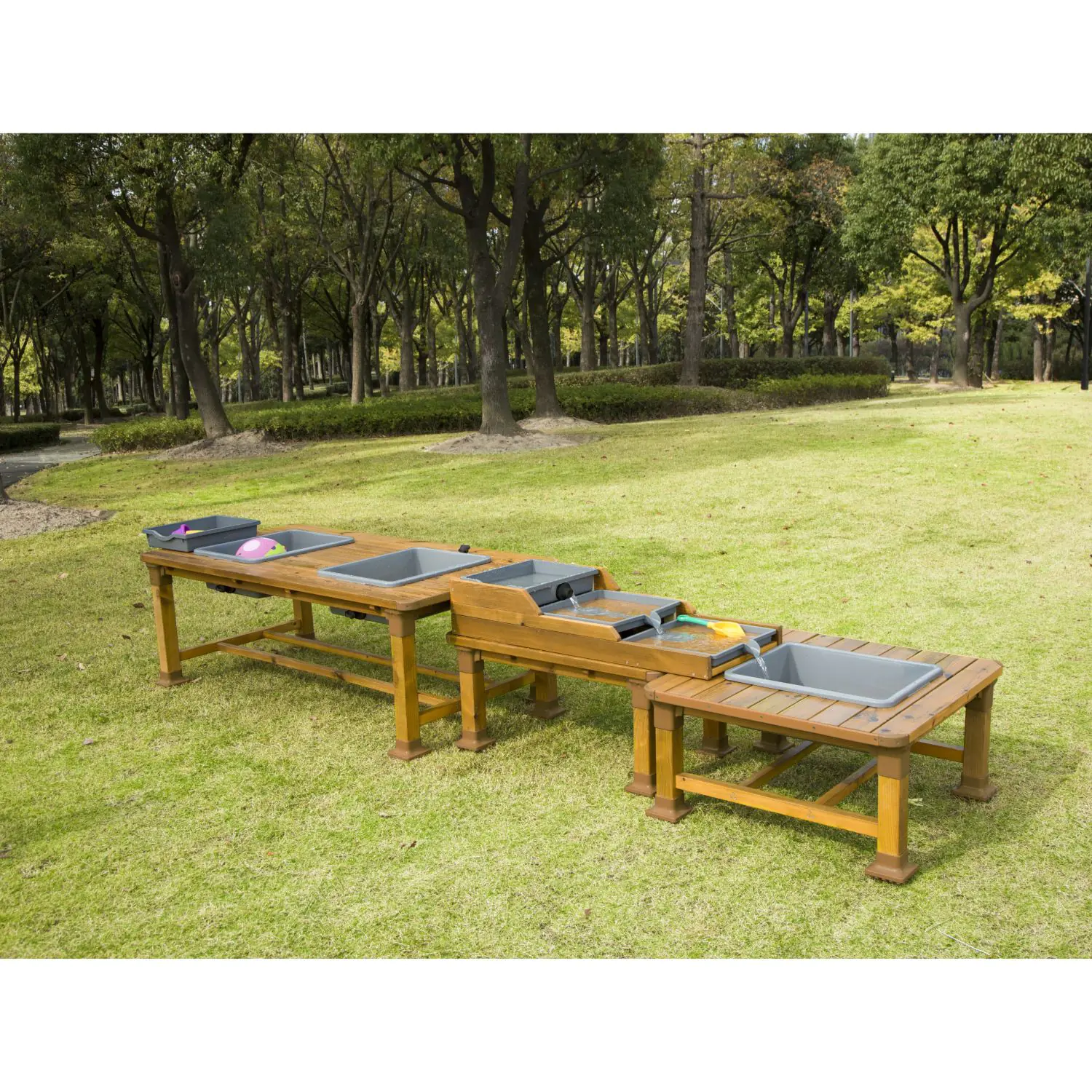 Outdoor Sand und Wassertisch, Set aus zwei Tischen aus der Kategorie Tische