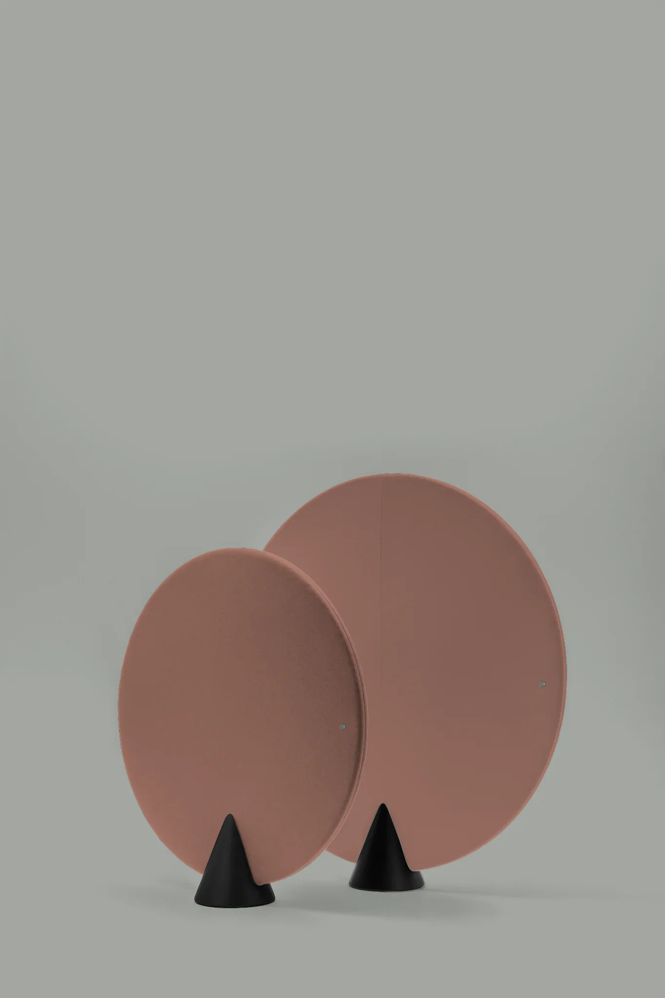 Akustik Raumteiler rund, Durchmesser 150 cm, mit Stoff bespannt auf Naturholz-Fuß aus der Kategorie Raumteiler