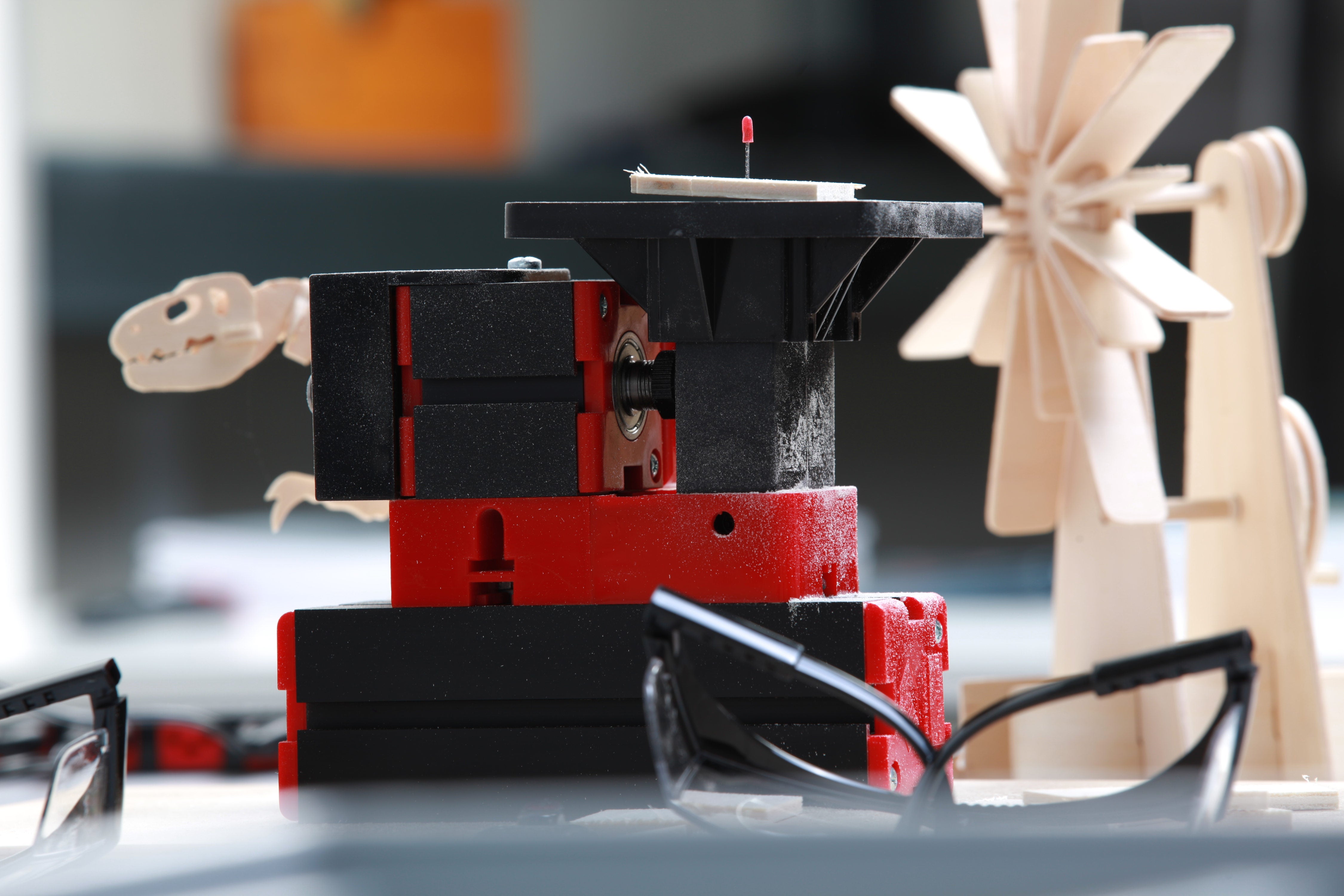 PLAYmake EDU Set: Stichsäge, Bohrmaschine, Schleifmaschine, Drechselbnk aus der Kategorie Lehrmittel