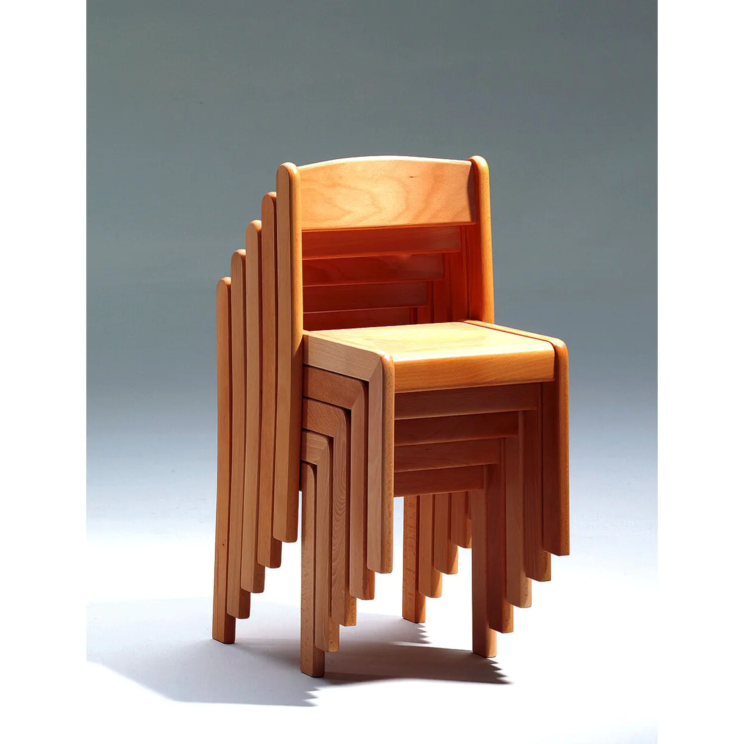 Massivholzkinderstuhl, Buche massiv, stapelbar, Kunststoffgleiter aus der Kategorie Kinderstühle